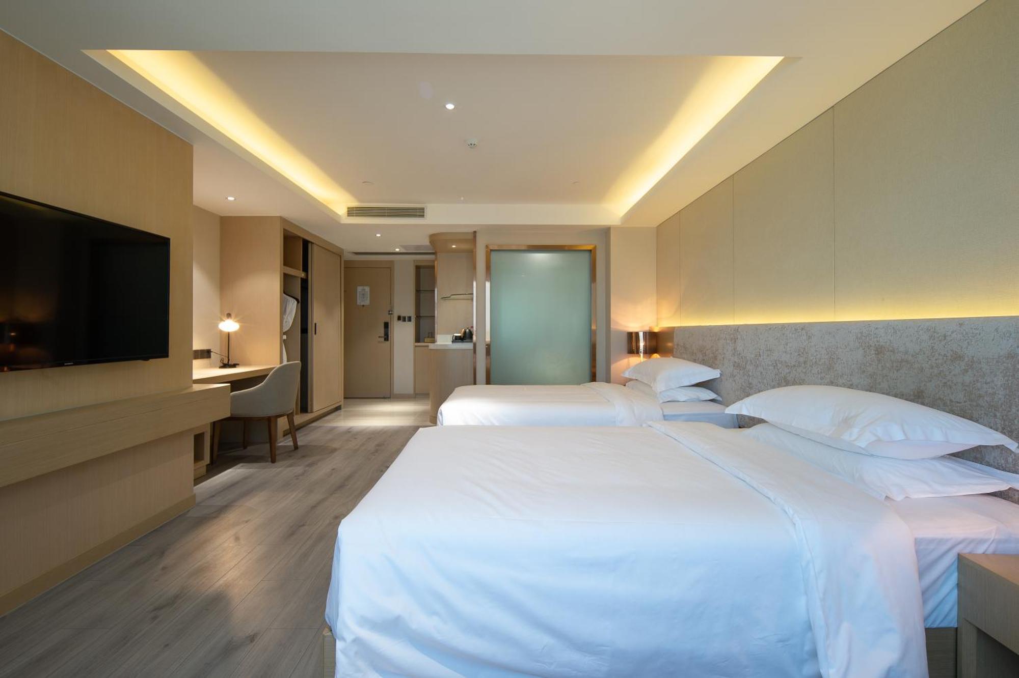 Elite International Taikoo Hui Plaza Gangding Metro Station Branch - Free Shuttle Bus To Fair Complex During Fair Period & Overseas Buyers Registration Service & Free Vpn Internet Access Hotel 4*
