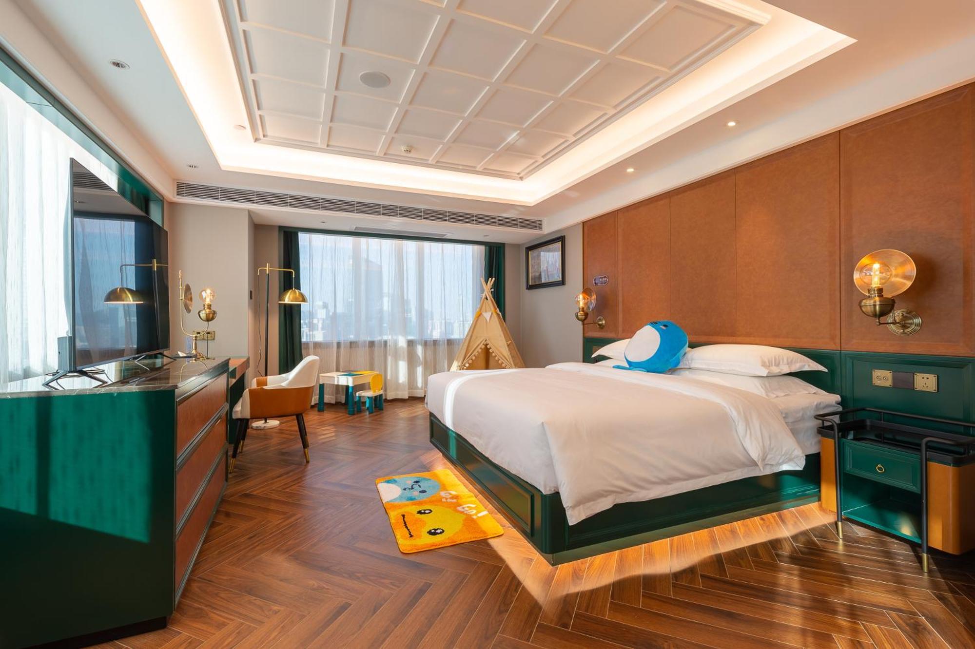 Elite International Taikoo Hui Plaza Gangding Metro Station Branch - Free Shuttle Bus To Fair Complex During Fair Period & Overseas Buyers Registration Service & Free Vpn Internet Access Hotel 4*