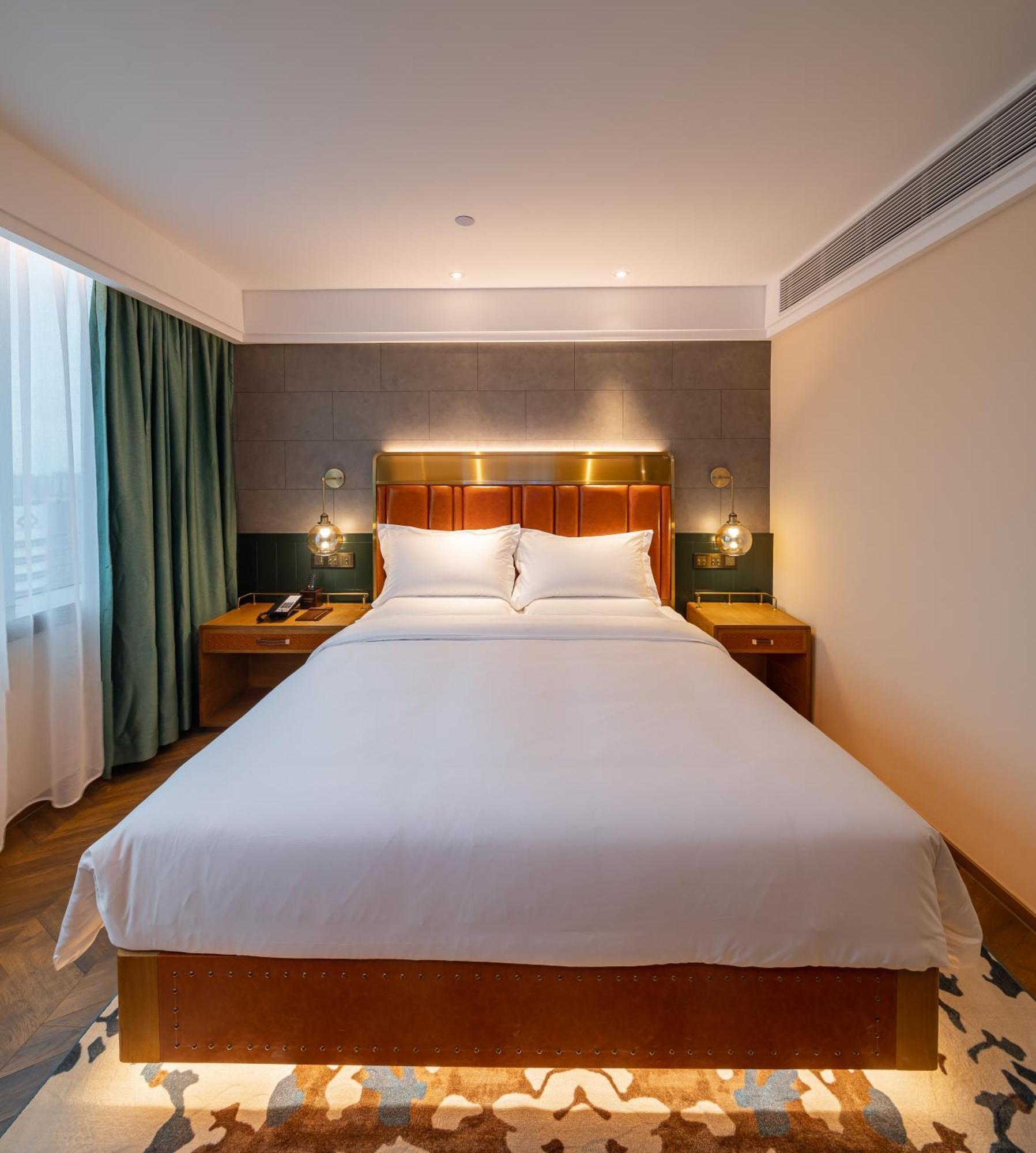 Hotel Elite International Taikoo Hui Plaza Gangding Metro Station Branch - Free Shuttle Bus To Fair Complex During Fair Period & Overseas Buyers Registration Service & Free Vpn Internet Access 4*