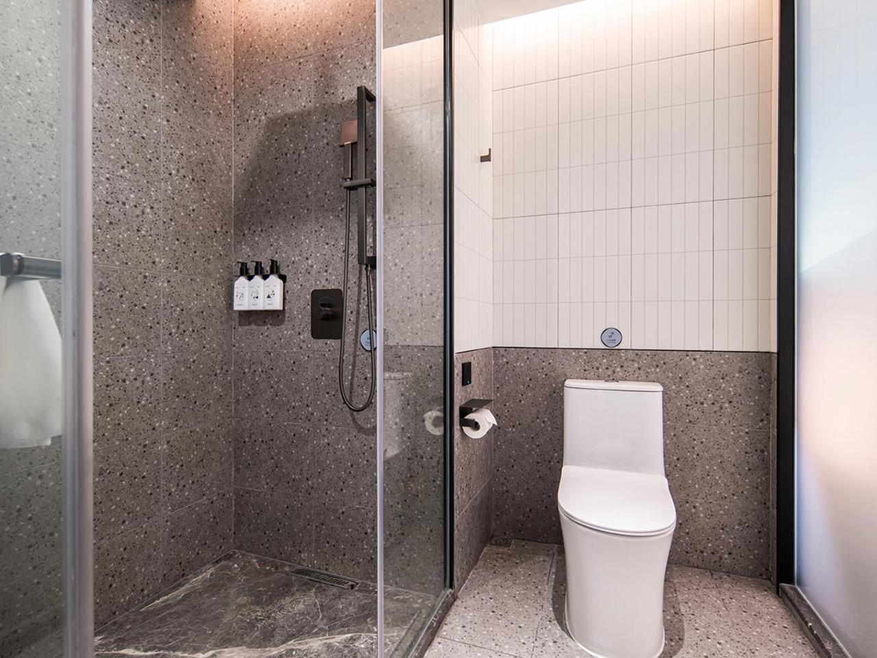 Hotel Country & By Radisson, Railway Station Xiaobei 4*