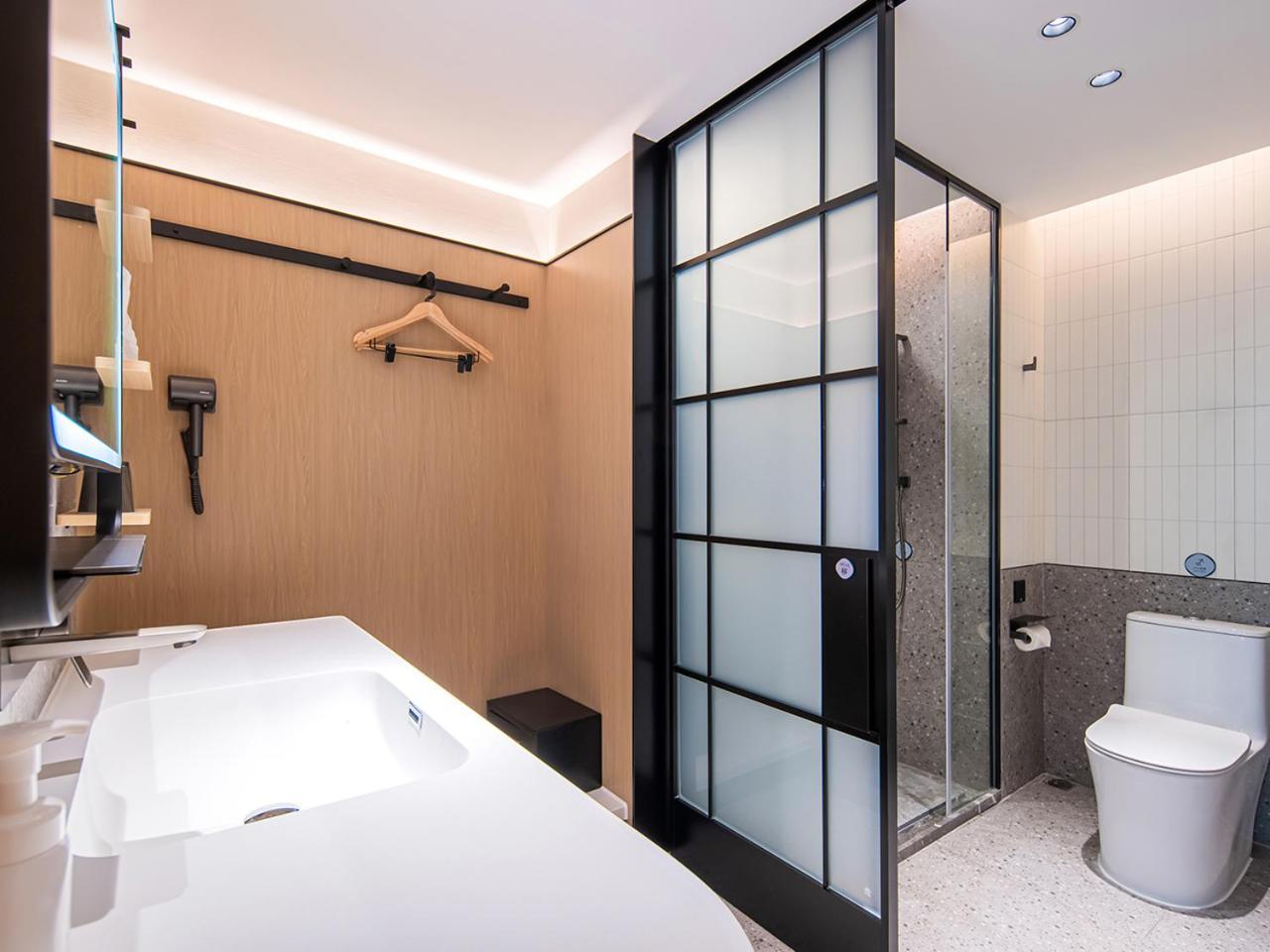 Country & By Radisson, Railway Station Xiaobei