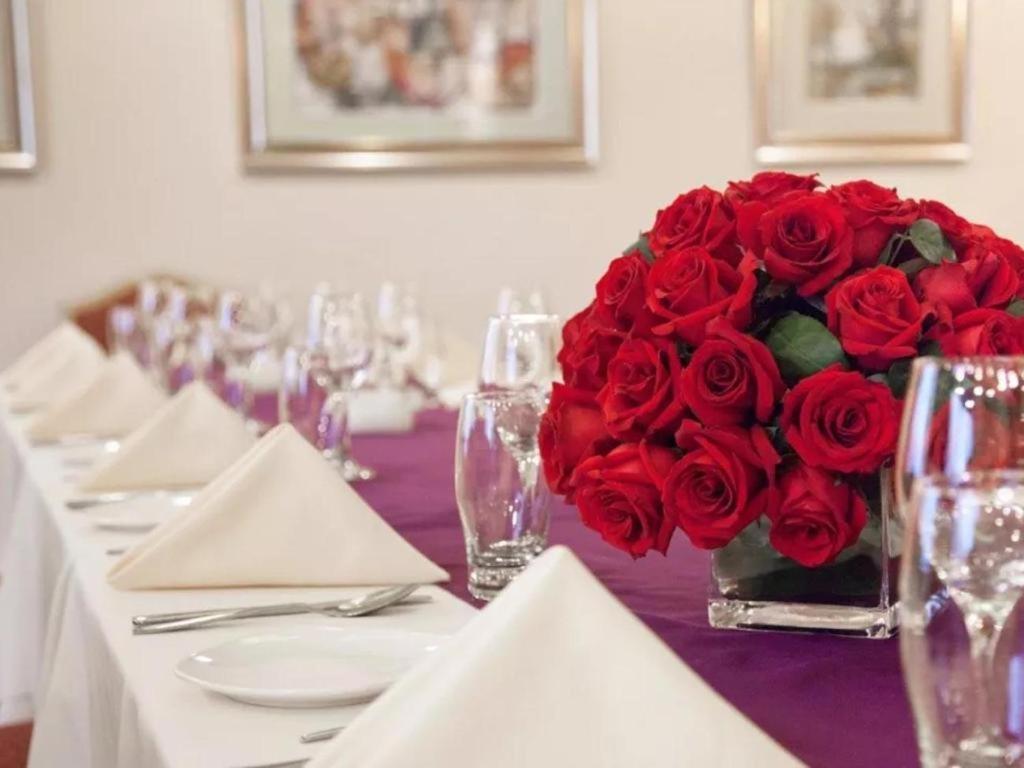 Hotel Rosedale & 4*