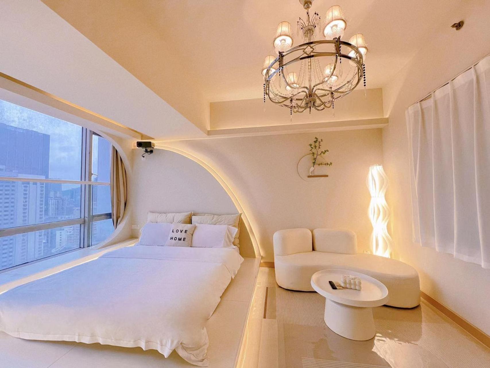 Youlejia Projection Beijing Road Pedestrian Street Branch 3*