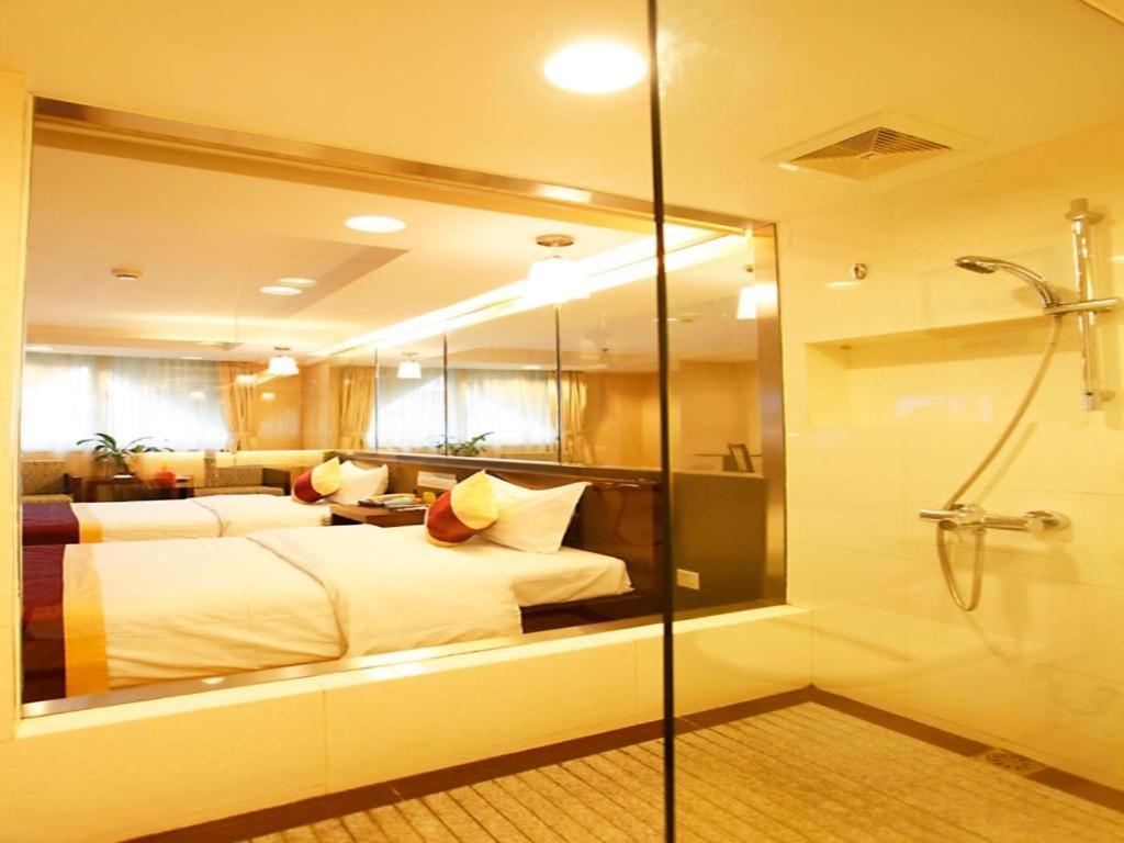 New World Hotel 3*