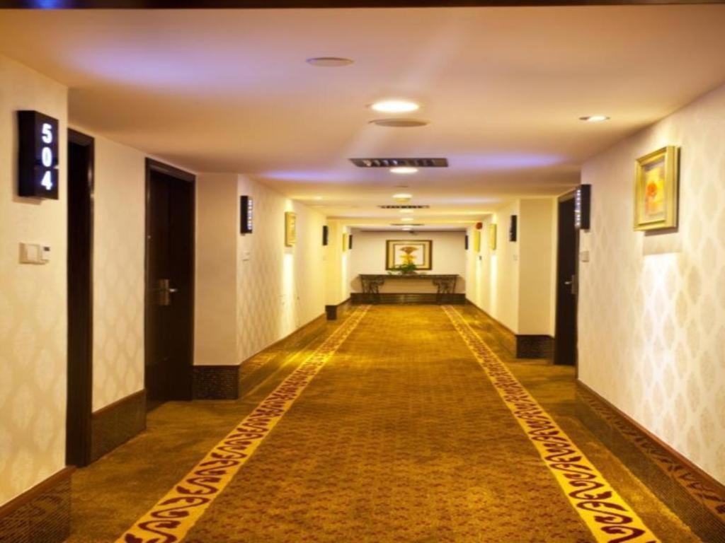 Hotel New World