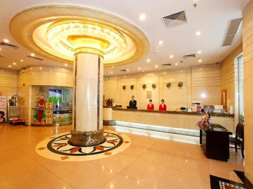 Hotel New World 3*