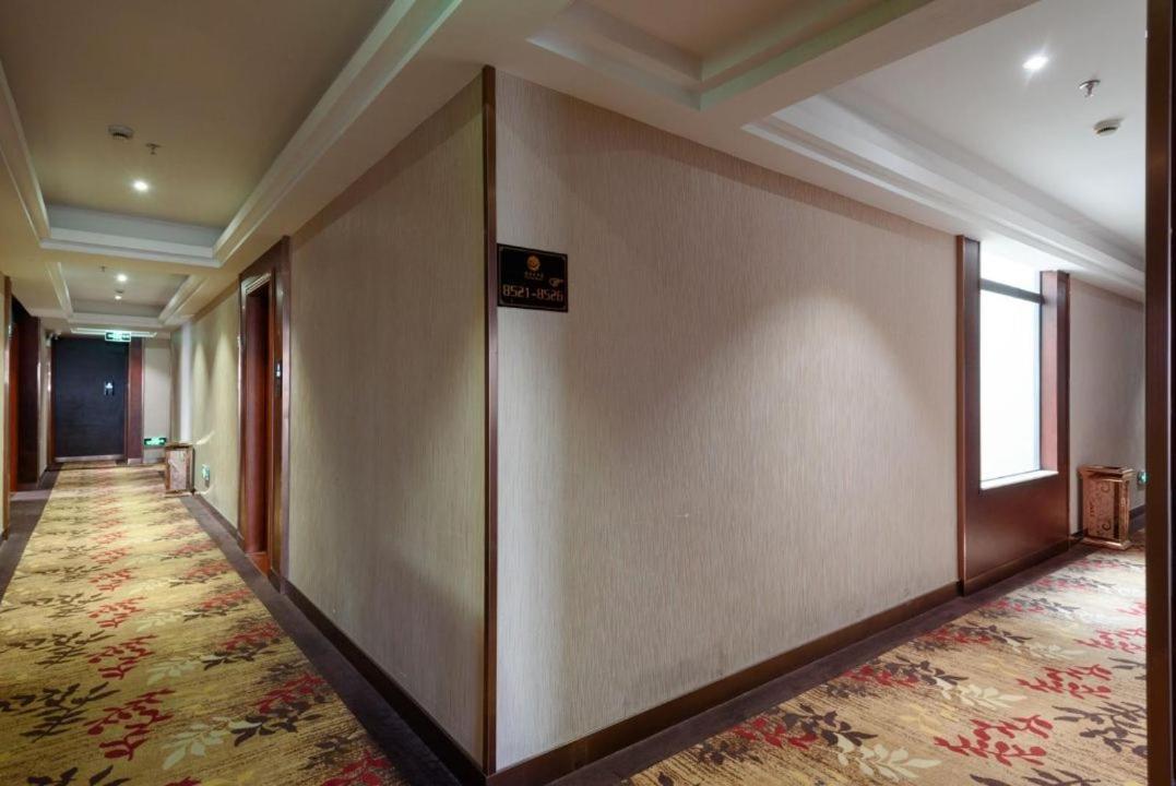 Yi Yun Baiyun International Airport Branch - Renhe Metro Station Hotel