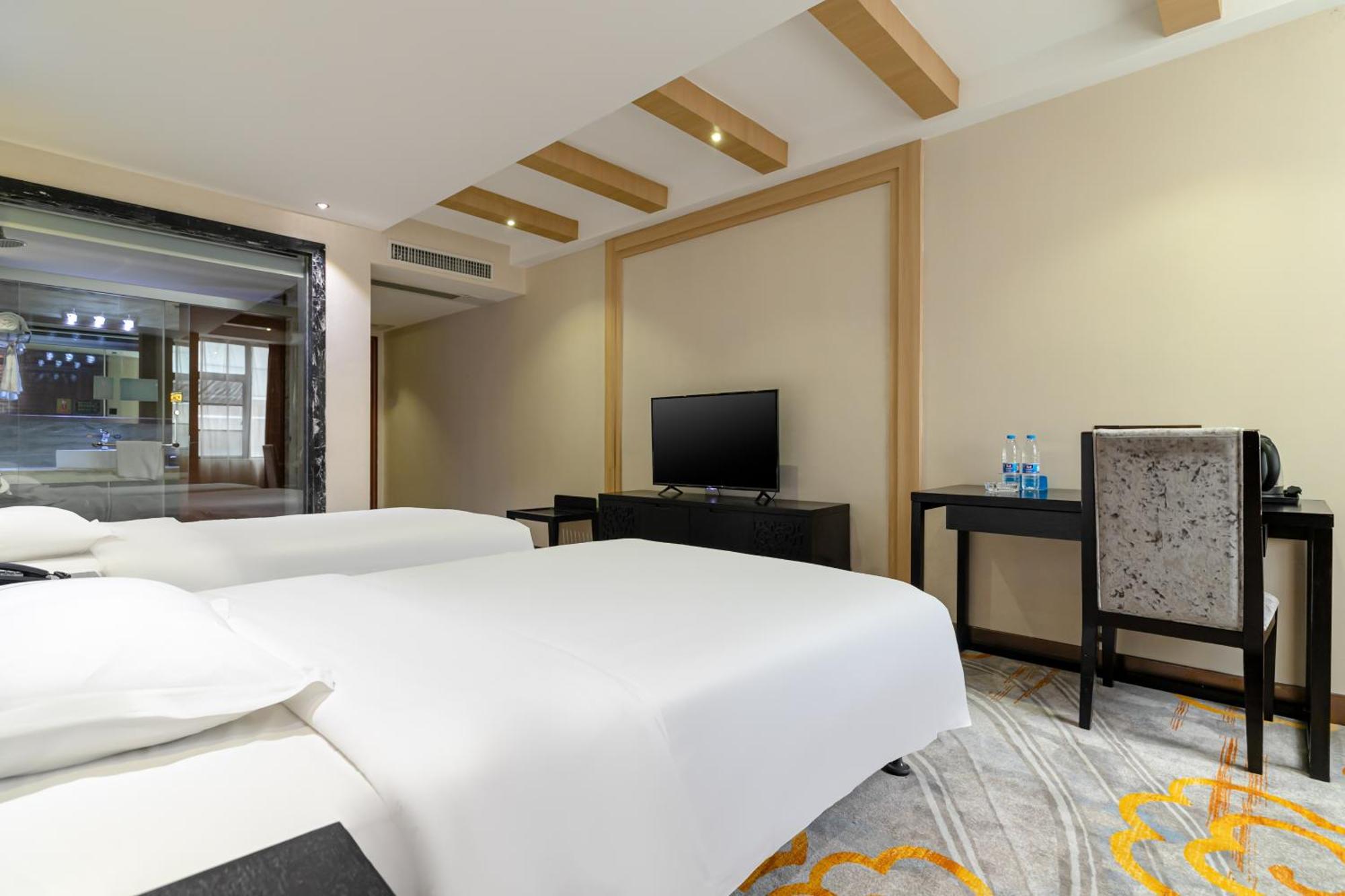Yi Yun Baiyun International Airport Branch - Renhe Metro Station Hotel 3*