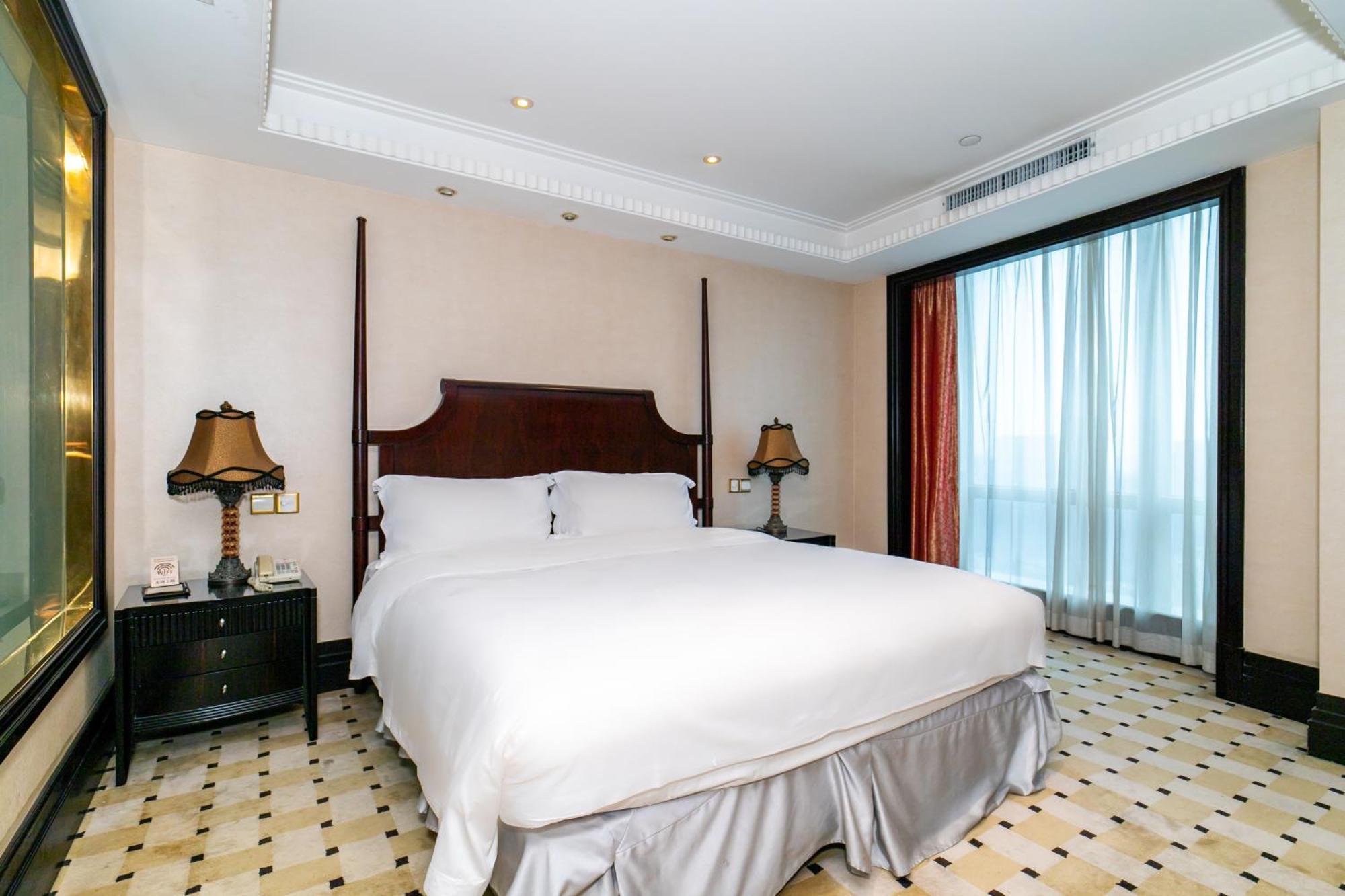 Royal Mediterranean 5*