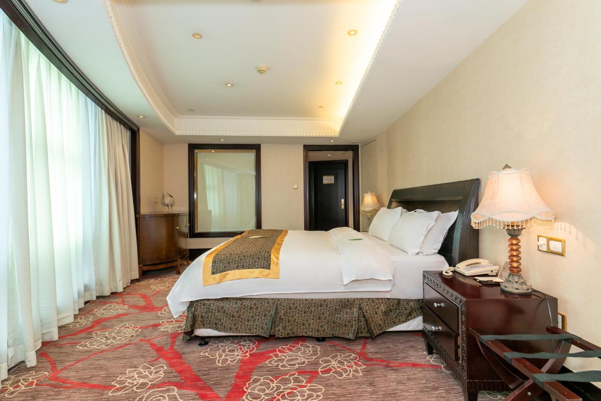 Royal Mediterranean 5*
