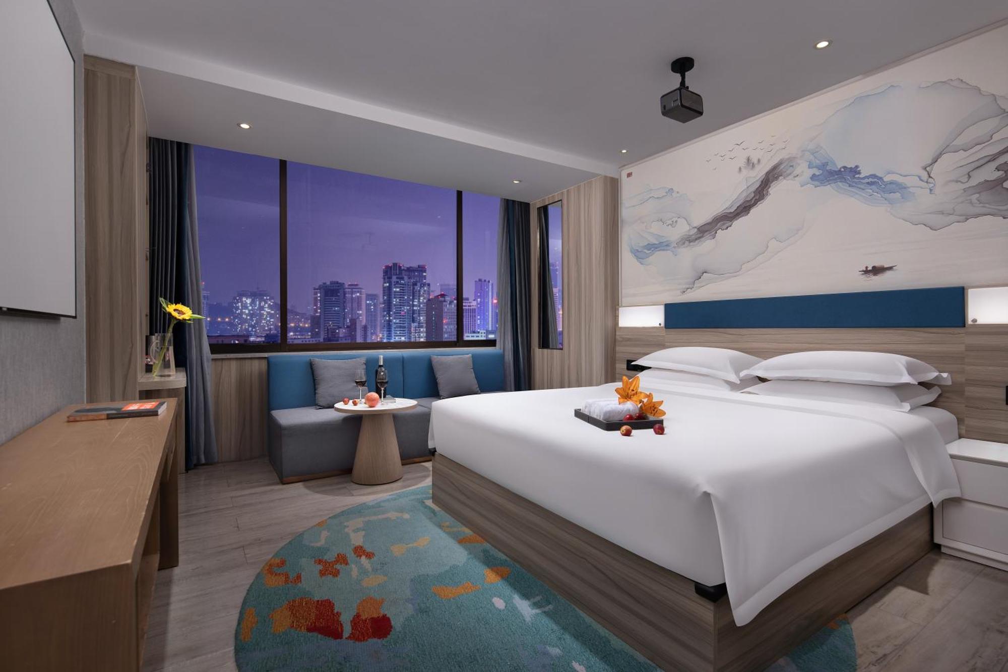 Kaiserdom Hotel: Tower Views & Fair Shuttle Service Hotel 3*