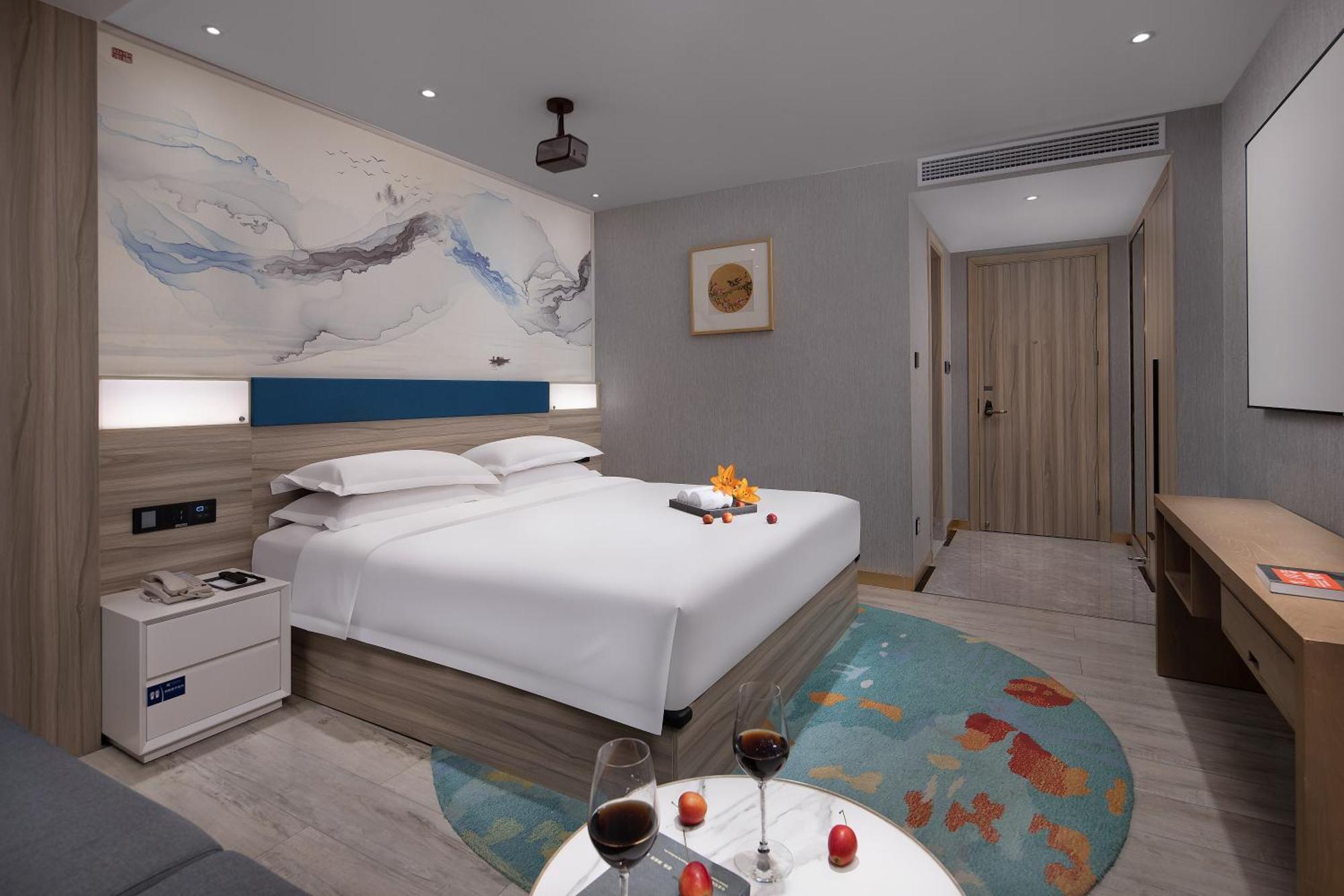 Kaiserdom Hotel: Tower Views & Fair Shuttle Service Hotel 3*