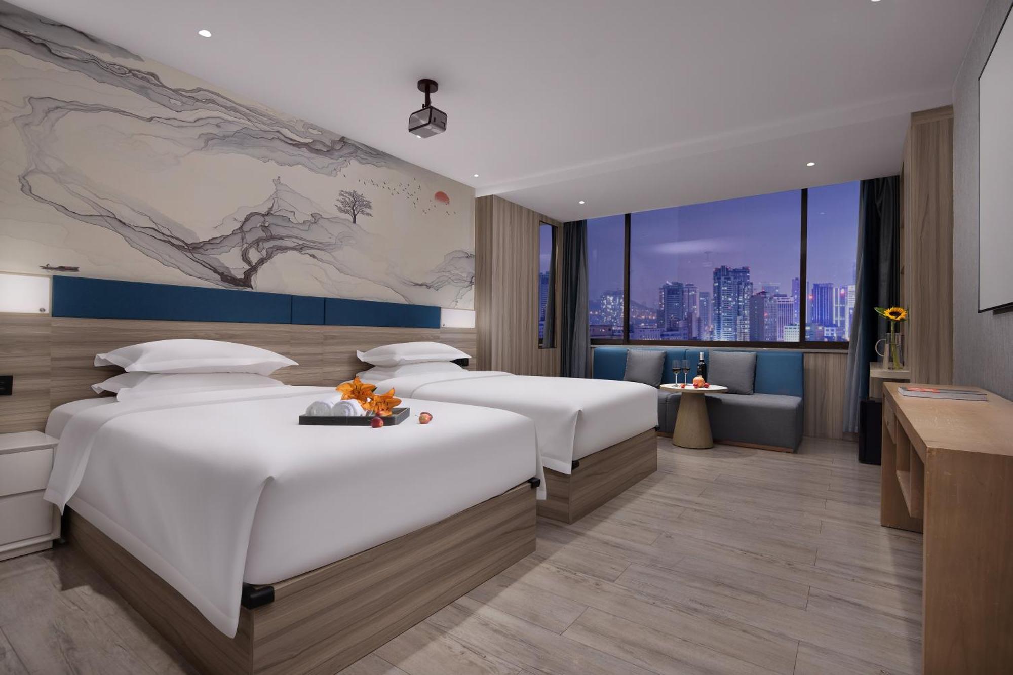 Kaiserdom Hotel: Tower Views & Fair Shuttle Service Hotel