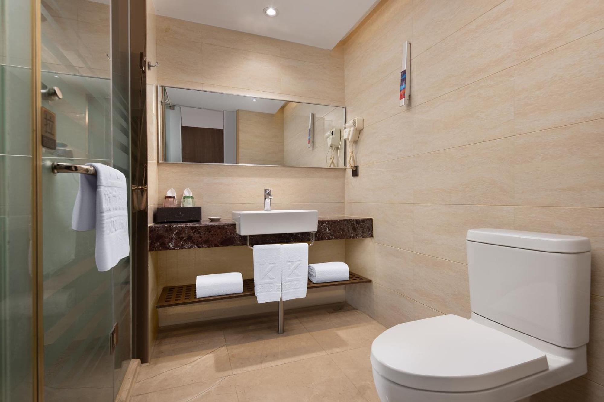Kaiserdom Hotel: Tower Views & Fair Shuttle Service 3* Guangzhou