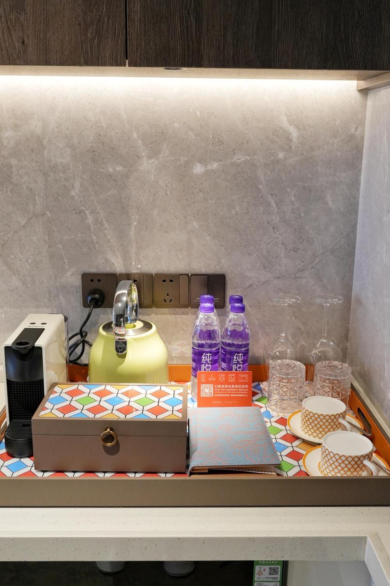 Yuexiu Guangzhou, Curio Collection By Hilton-free Shuttle Between And Exhibition Center During Fair Period & Exhibitor Registration Counter & Halal Food 5* Guangzhou