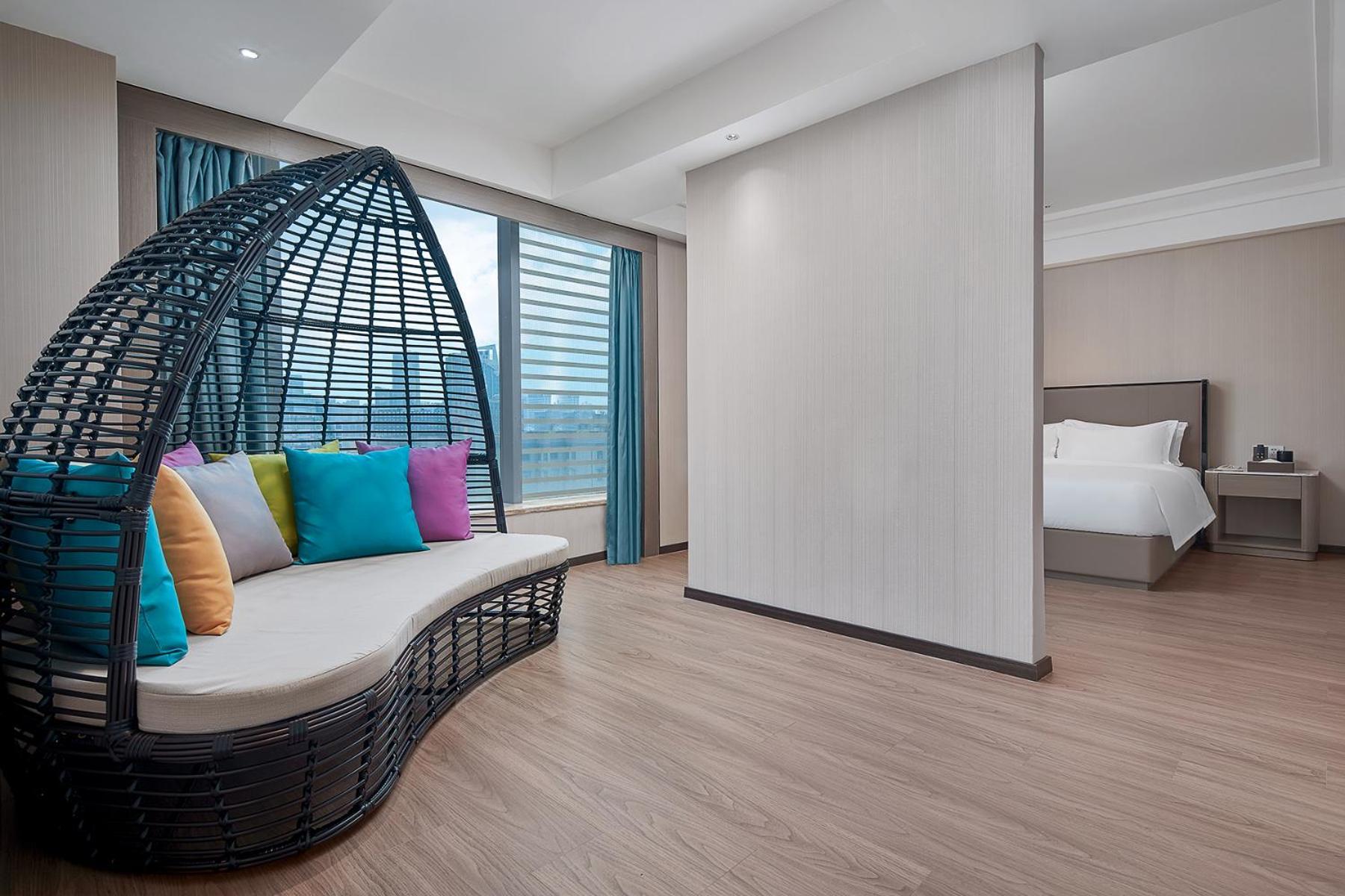 Mehood Lestie International Hotel Linhexi Guangzhou East Railway Branch - Free Shuttle Bus To Canton Fair Complex During Canton Fair Period & Free Afternoon Tea & Free Midnight Snack & Free Vpn Internet Access Hotel 4*