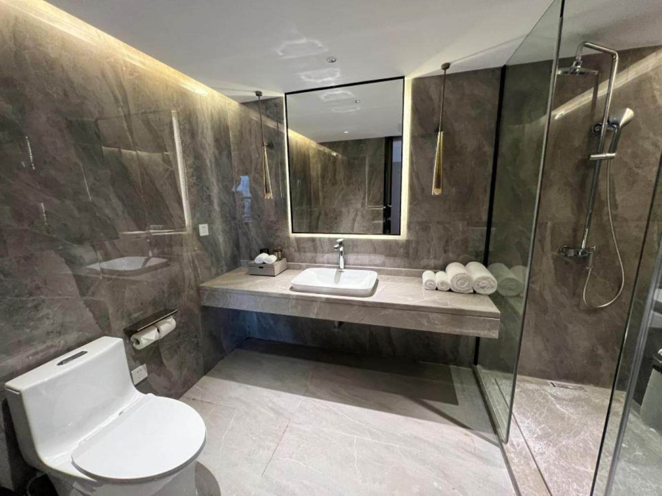 Hotel Mehood Lestie International Hotel Linhexi Guangzhou East Railway Branch - Free Shuttle Bus To Canton Fair Complex During Canton Fair Period & Free Afternoon Tea & Free Midnight Snack & Free Vpn Internet Access