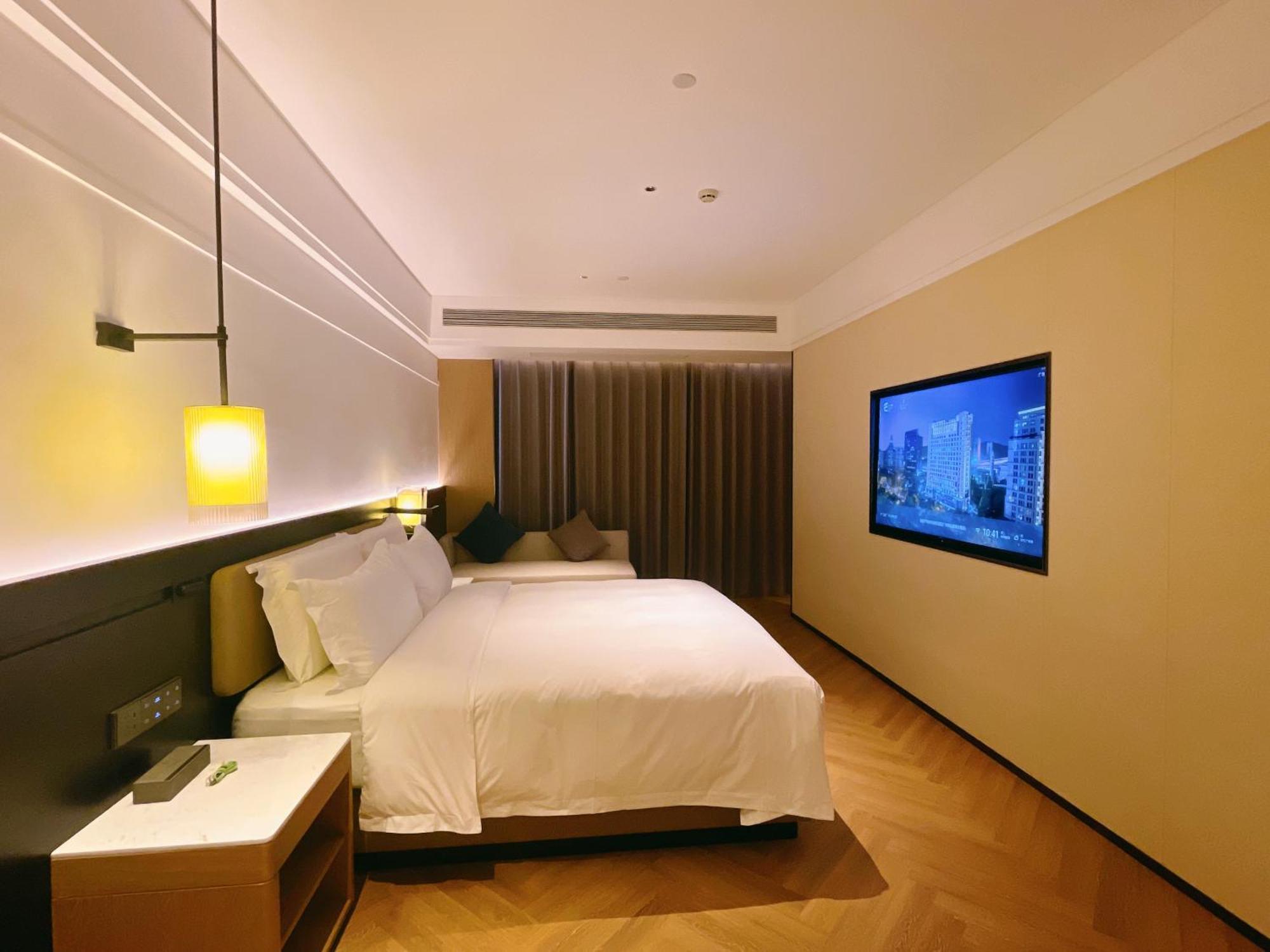 Mehood Lestie International Panyu Wanbo Yuangang Metro Station Branch - Free Shuttle Bus To Fair Complex During Fair Period & Free Afternoon Tea & Free Midnight Snack & Free Vpn Internet Access Guangzhou