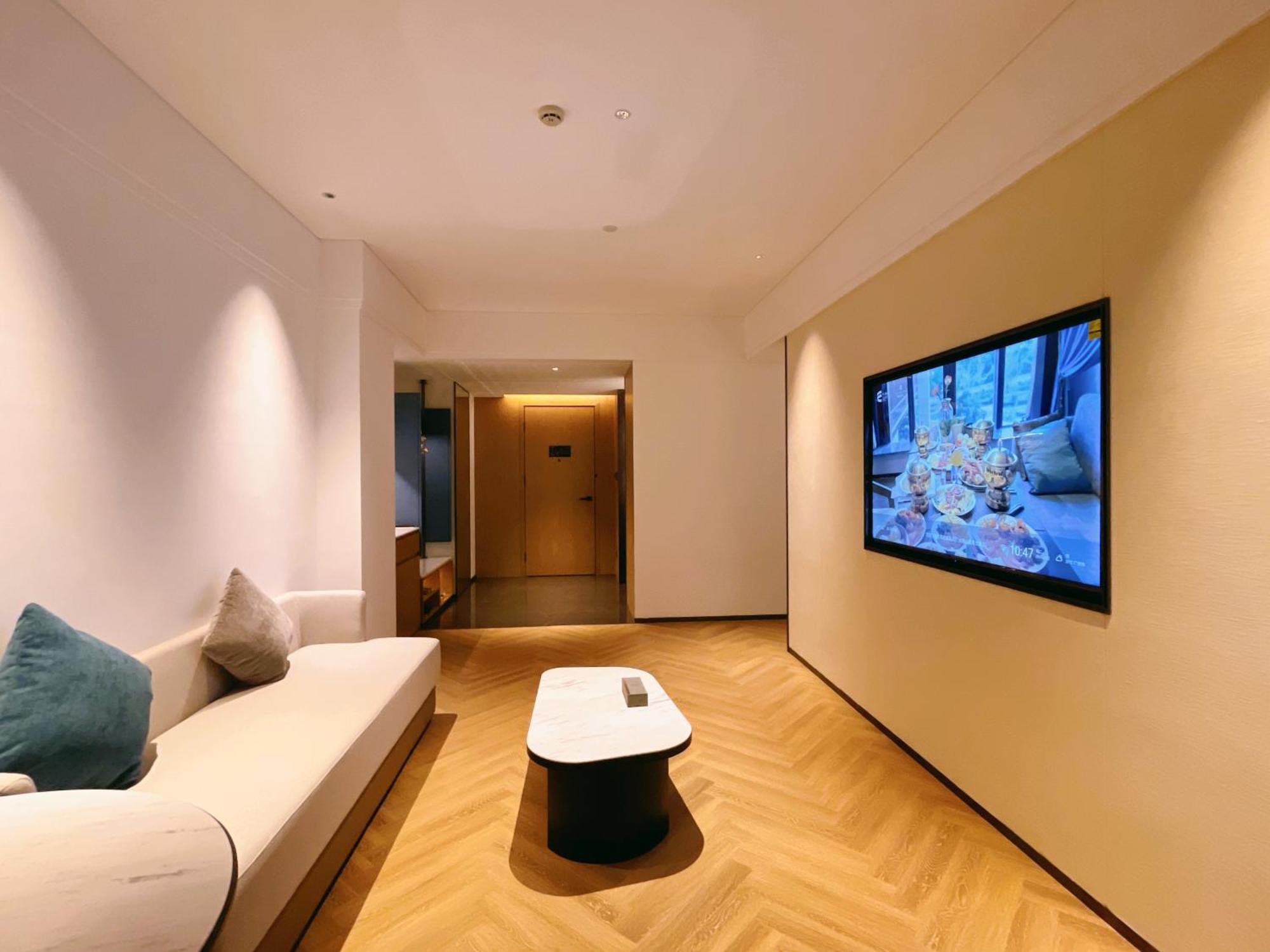 Mehood Lestie International Panyu Wanbo Yuangang Metro Station Branch - Free Shuttle Bus To Fair Complex During Fair Period & Free Afternoon Tea & Free Midnight Snack & Free Vpn Internet Access Hotel Guangzhou