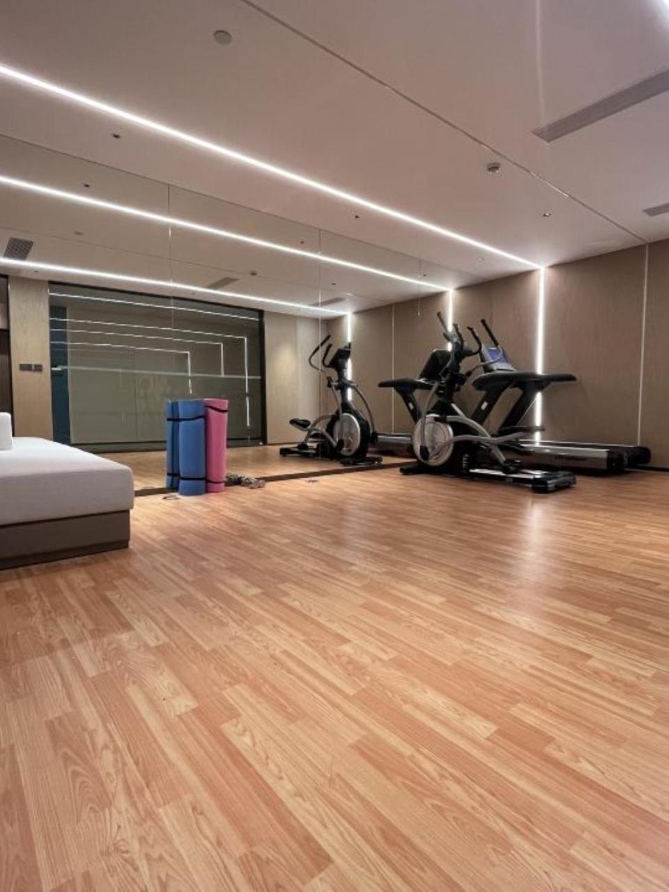 Hotel Mehood Lestie International Panyu Wanbo Yuangang Metro Station Branch - Free Shuttle Bus To Fair Complex During Fair Period & Free Afternoon Tea & Free Midnight Snack & Free Vpn Internet Access Guangzhou