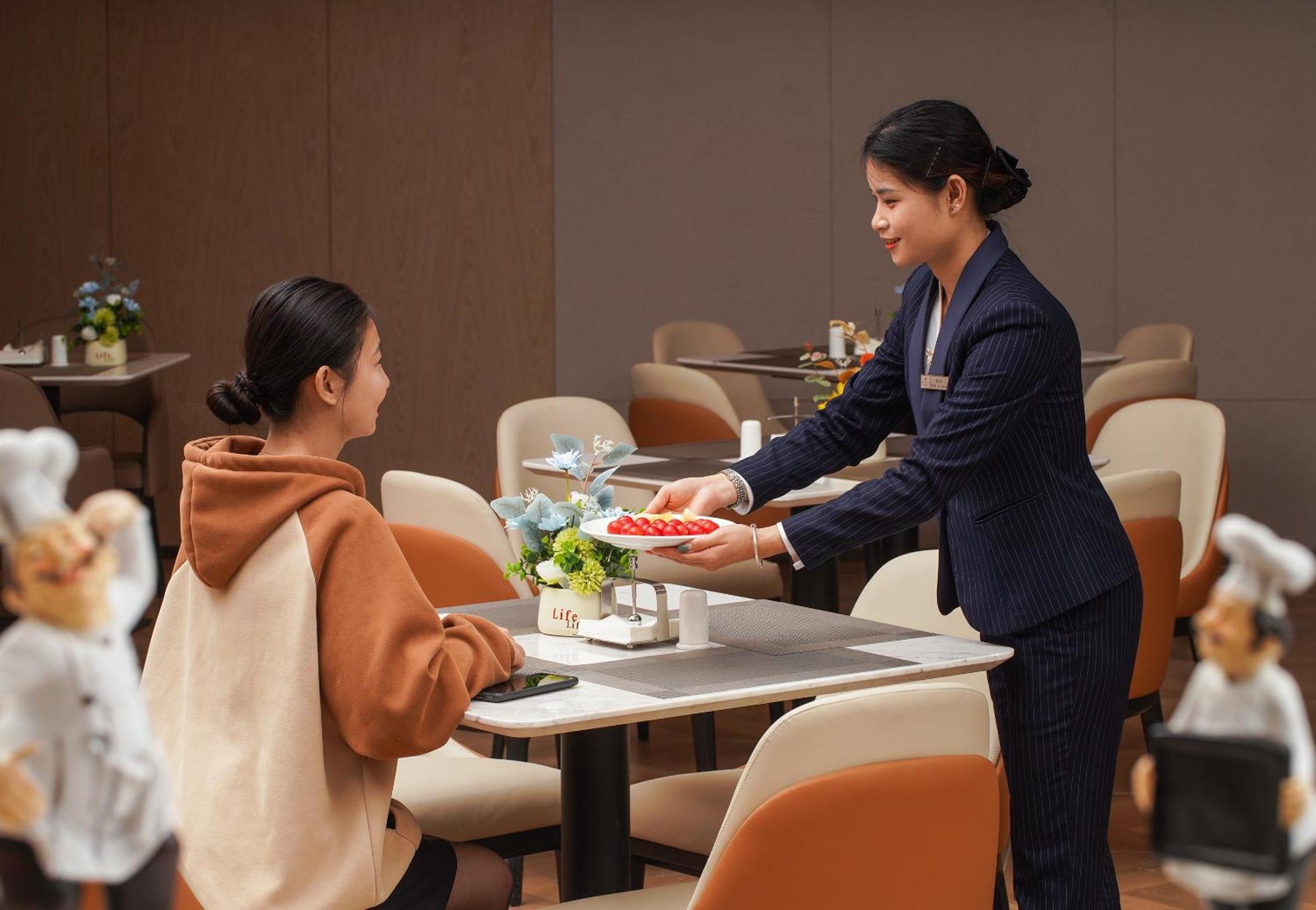 Mehood Lestie International Panyu Wanbo Yuangang Metro Station Branch - Free Shuttle Bus To Fair Complex During Fair Period & Free Afternoon Tea & Free Midnight Snack & Free Vpn Internet Access Hotel Guangzhou