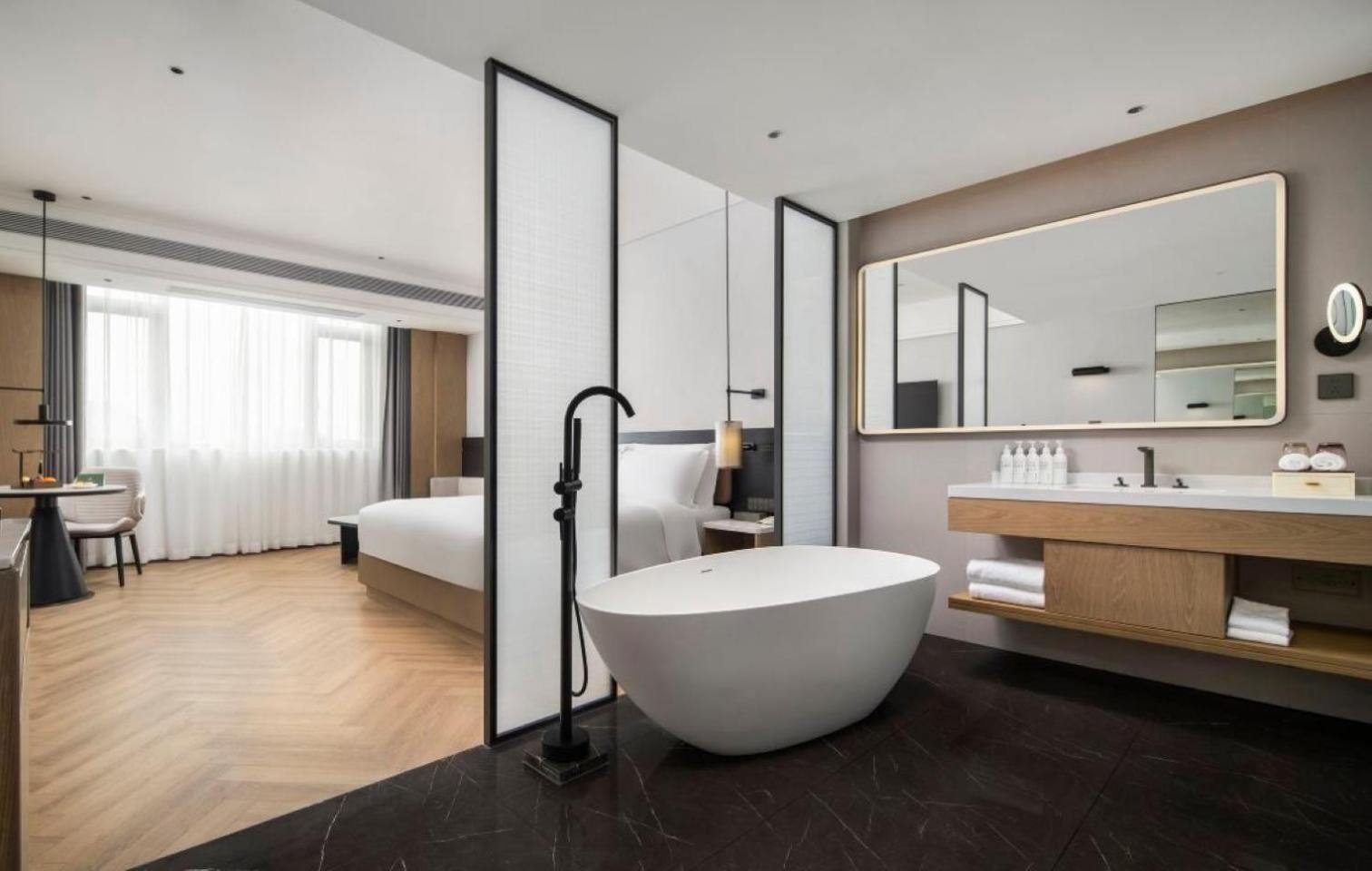 Mehood Lestie International Panyu Wanbo Yuangang Metro Station Branch - Free Shuttle Bus To Fair Complex During Fair Period & Free Afternoon Tea & Free Midnight Snack & Free Vpn Internet Access 4* Guangzhou