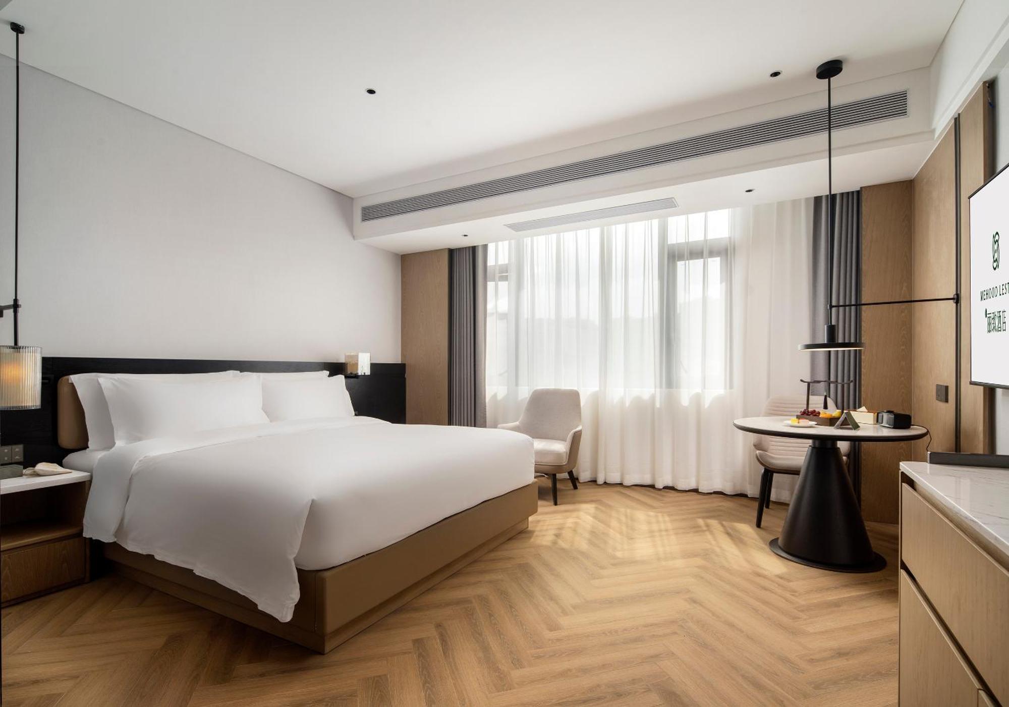 Hotel Mehood Lestie International Panyu Wanbo Yuangang Metro Station Branch - Free Shuttle Bus To Fair Complex During Fair Period & Free Afternoon Tea & Free Midnight Snack & Free Vpn Internet Access