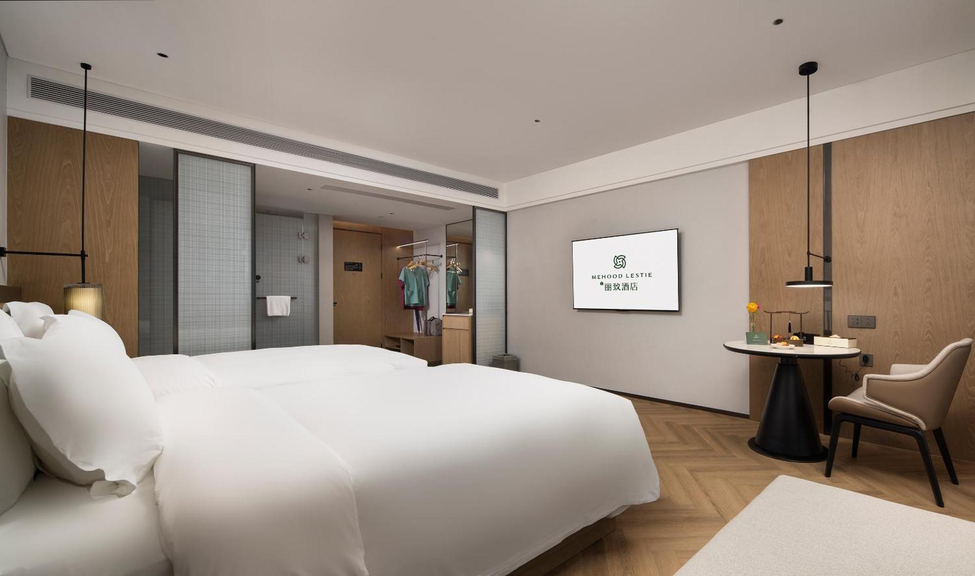 Mehood Lestie International Panyu Wanbo Yuangang Metro Station Branch - Free Shuttle Bus To Fair Complex During Fair Period & Free Afternoon Tea & Free Midnight Snack & Free Vpn Internet Access Hotel 4*