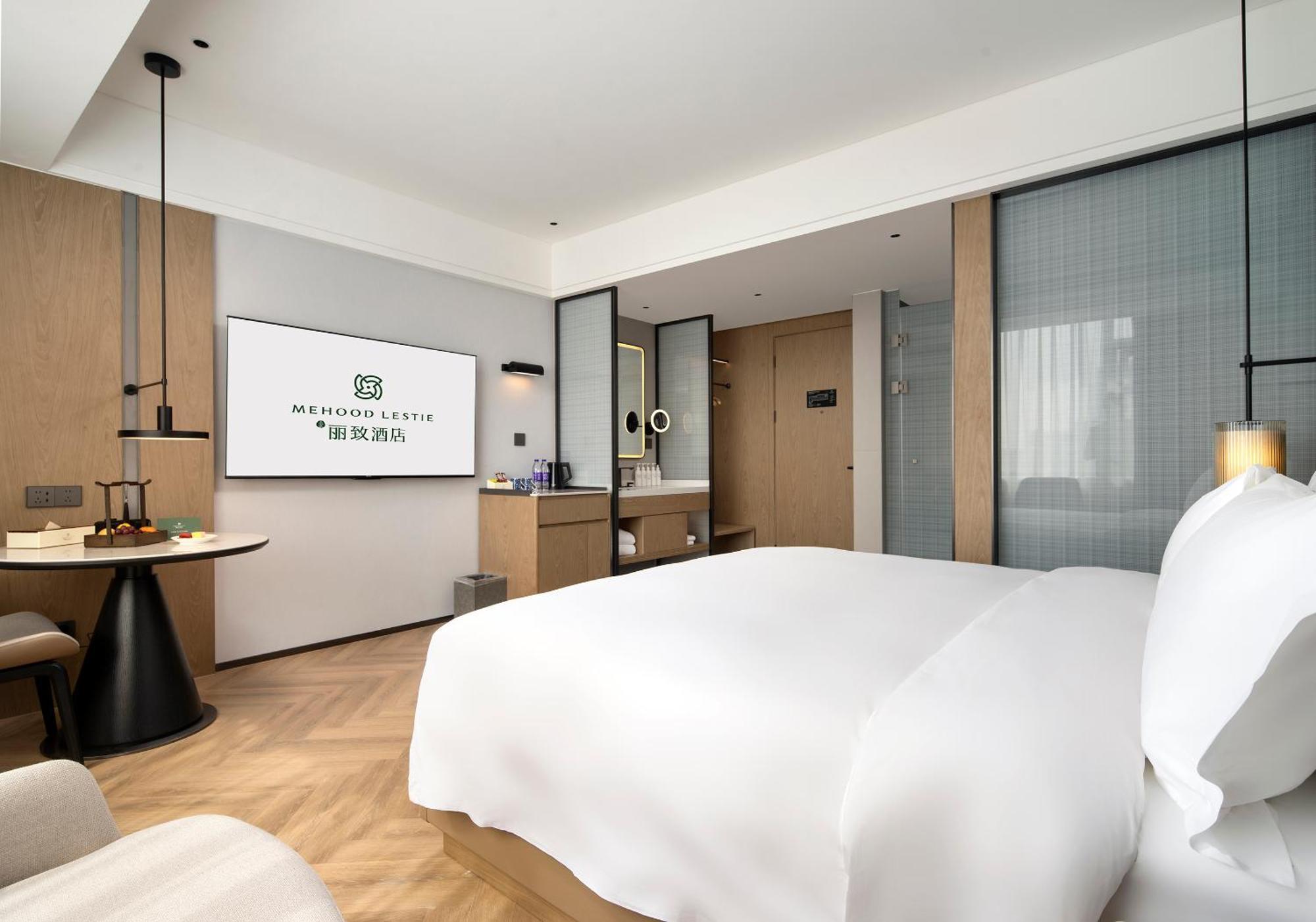 Hotel Mehood Lestie International Panyu Wanbo Yuangang Metro Station Branch - Free Shuttle Bus To Fair Complex During Fair Period & Free Afternoon Tea & Free Midnight Snack & Free Vpn Internet Access 4*