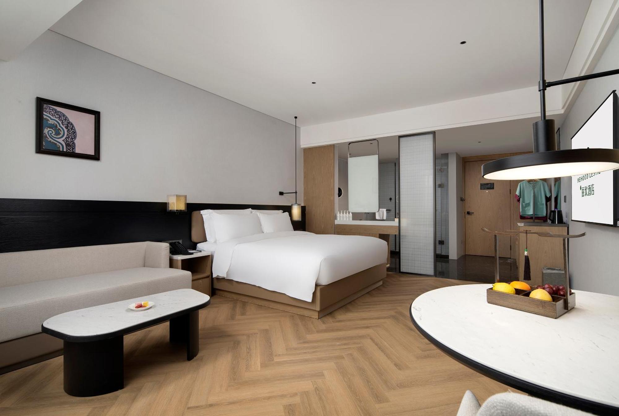 Mehood Lestie International Panyu Wanbo Yuangang Metro Station Branch - Free Shuttle Bus To Fair Complex During Fair Period & Free Afternoon Tea & Free Midnight Snack & Free Vpn Internet Access Hotel 4*