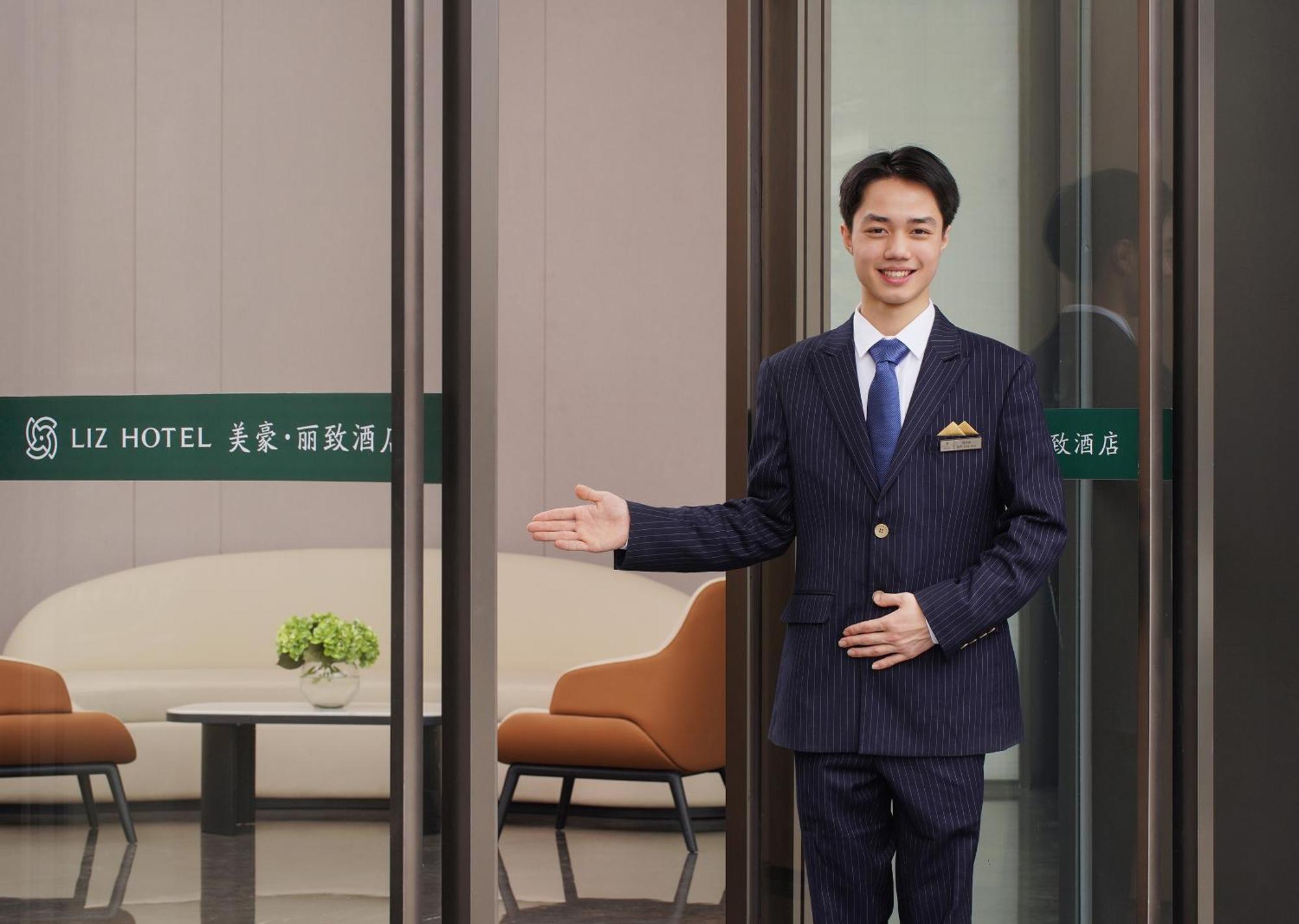 Mehood Lestie International Panyu Wanbo Yuangang Metro Station Branch - Free Shuttle Bus To Fair Complex During Fair Period & Free Afternoon Tea & Free Midnight Snack & Free Vpn Internet Access Hotel Guangzhou