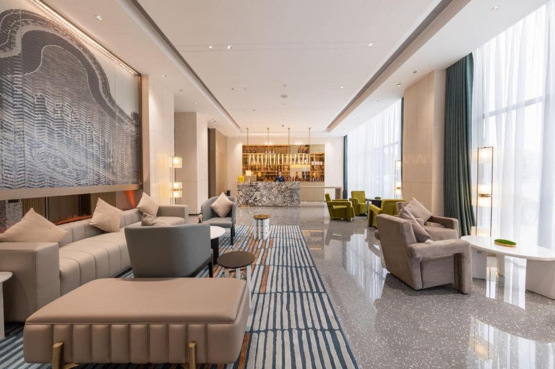 Mehood Lestie, Baiyun Airport Terminal 1 Hotel Guangzhou