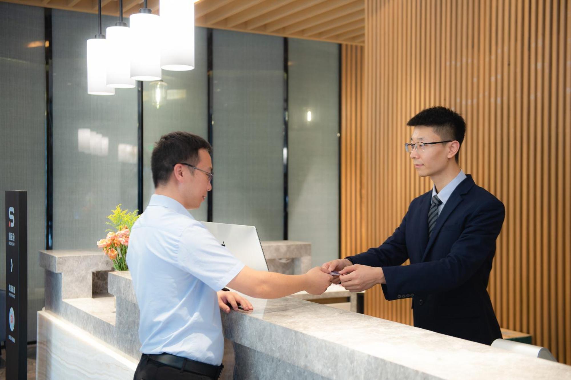 Hotel Langham Honor International Fair Complex Branch - Free Shuttle To Fair Complex During Fair Period & Free Mini Bar 4*