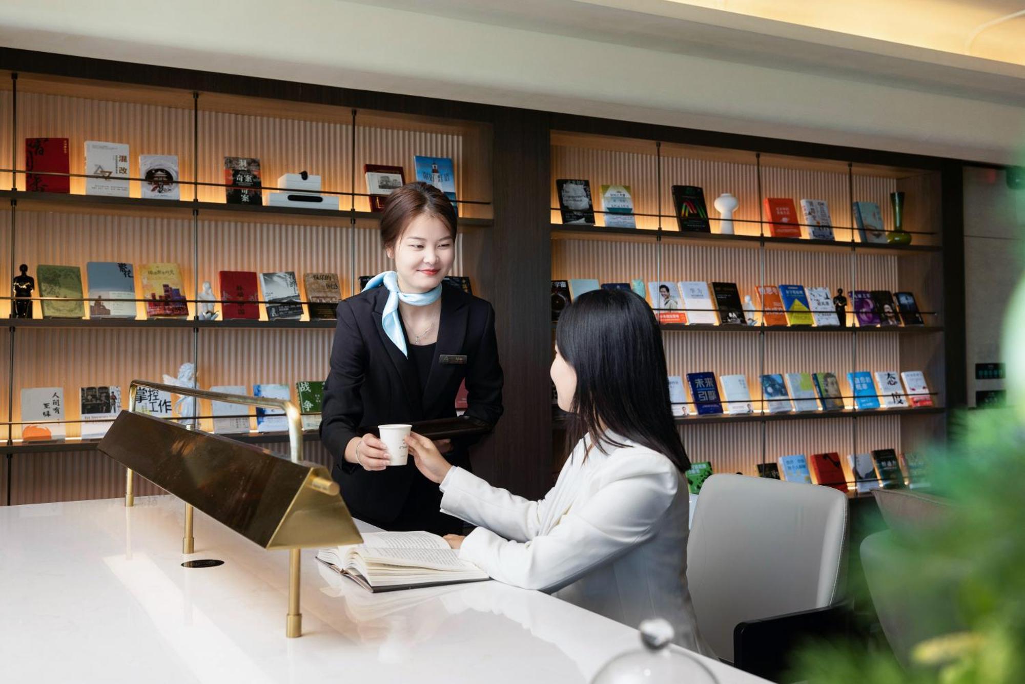 Atour Nansha Uni Mall Hotel