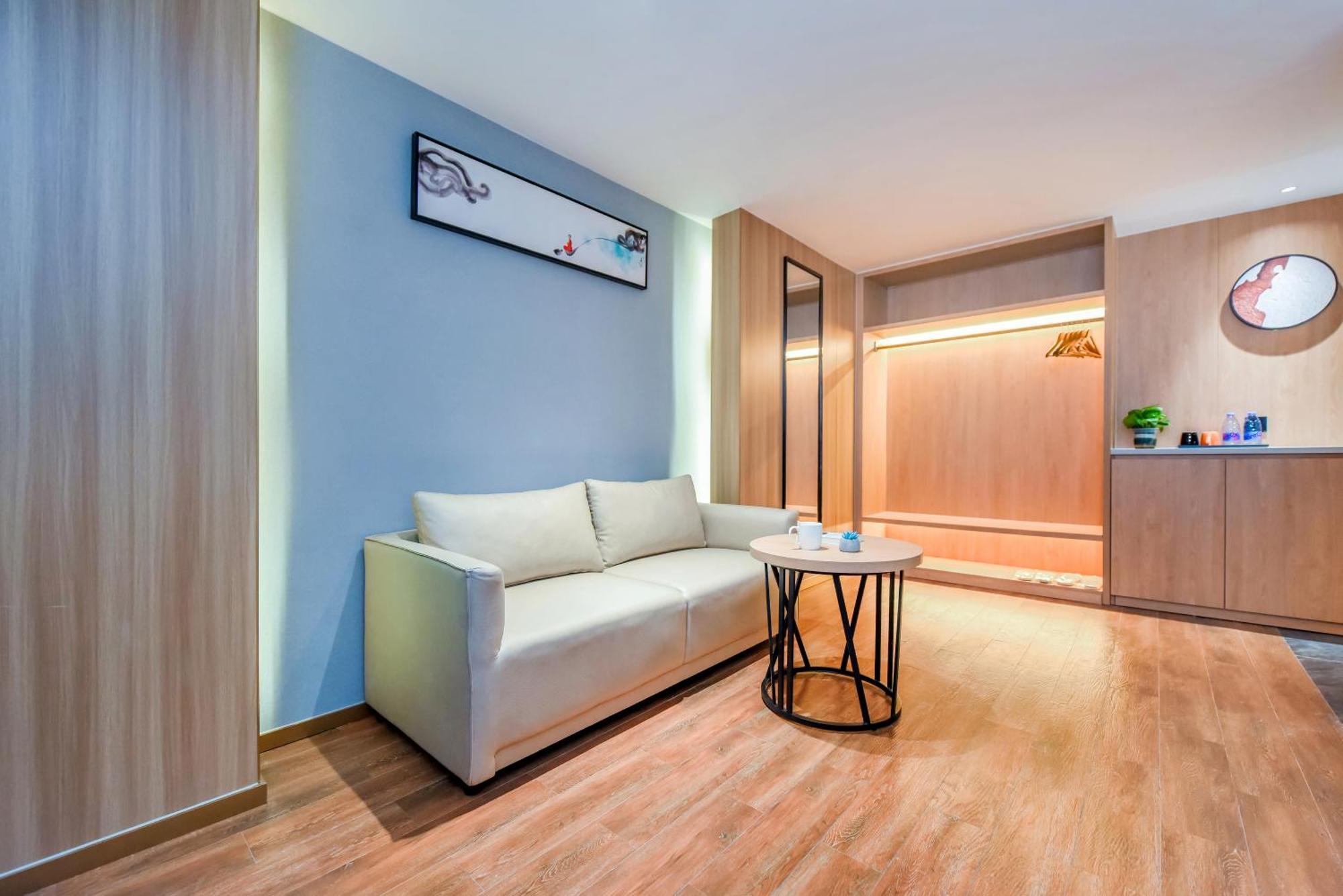 Shangpin - New Baiyun International Airport Flagship Store Hotel