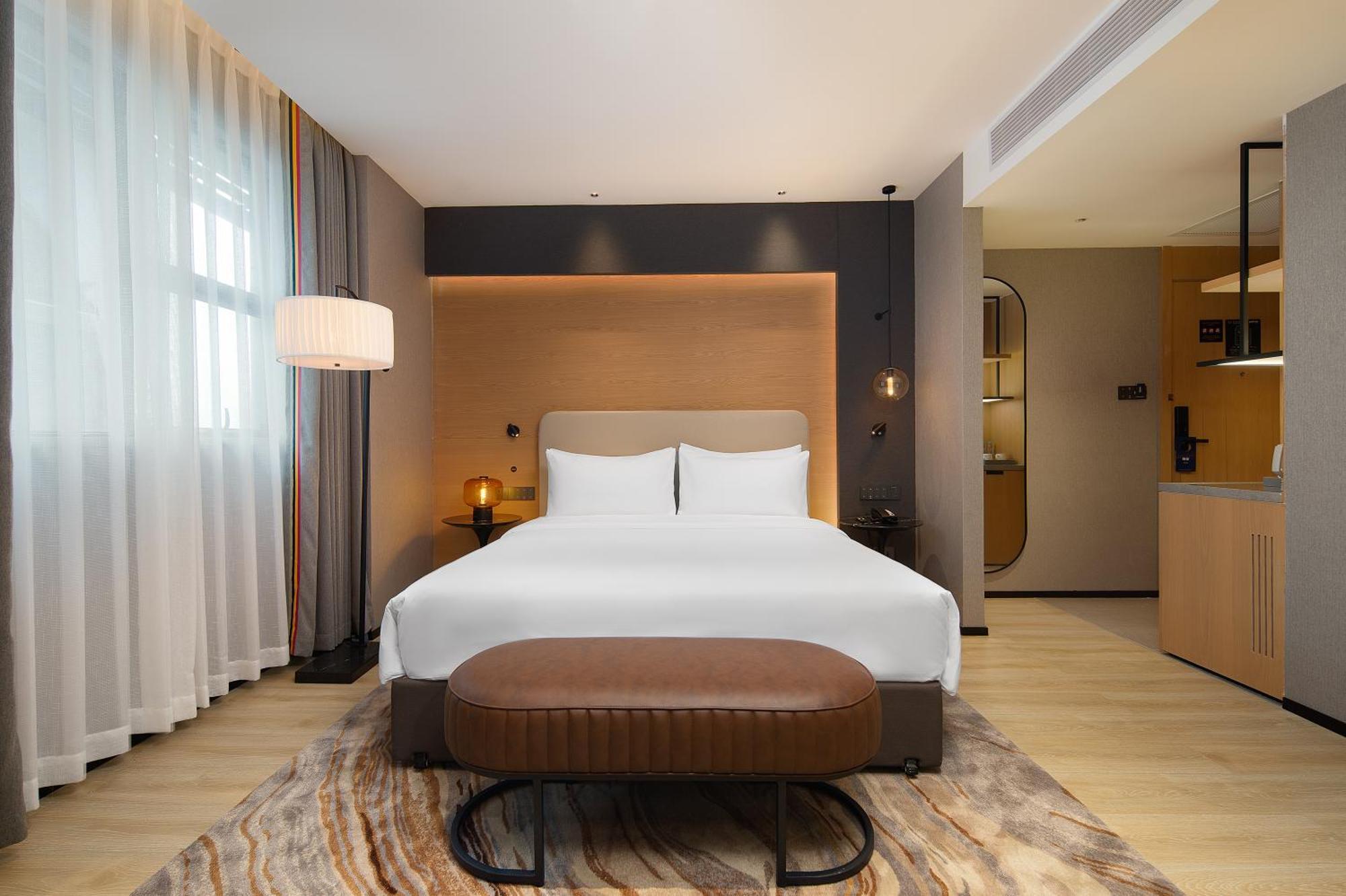 Langham Honor International Fair Complex Branch - Free Shuttle To Fair Complex During Fair Period & Free Mini Bar Guangzhou