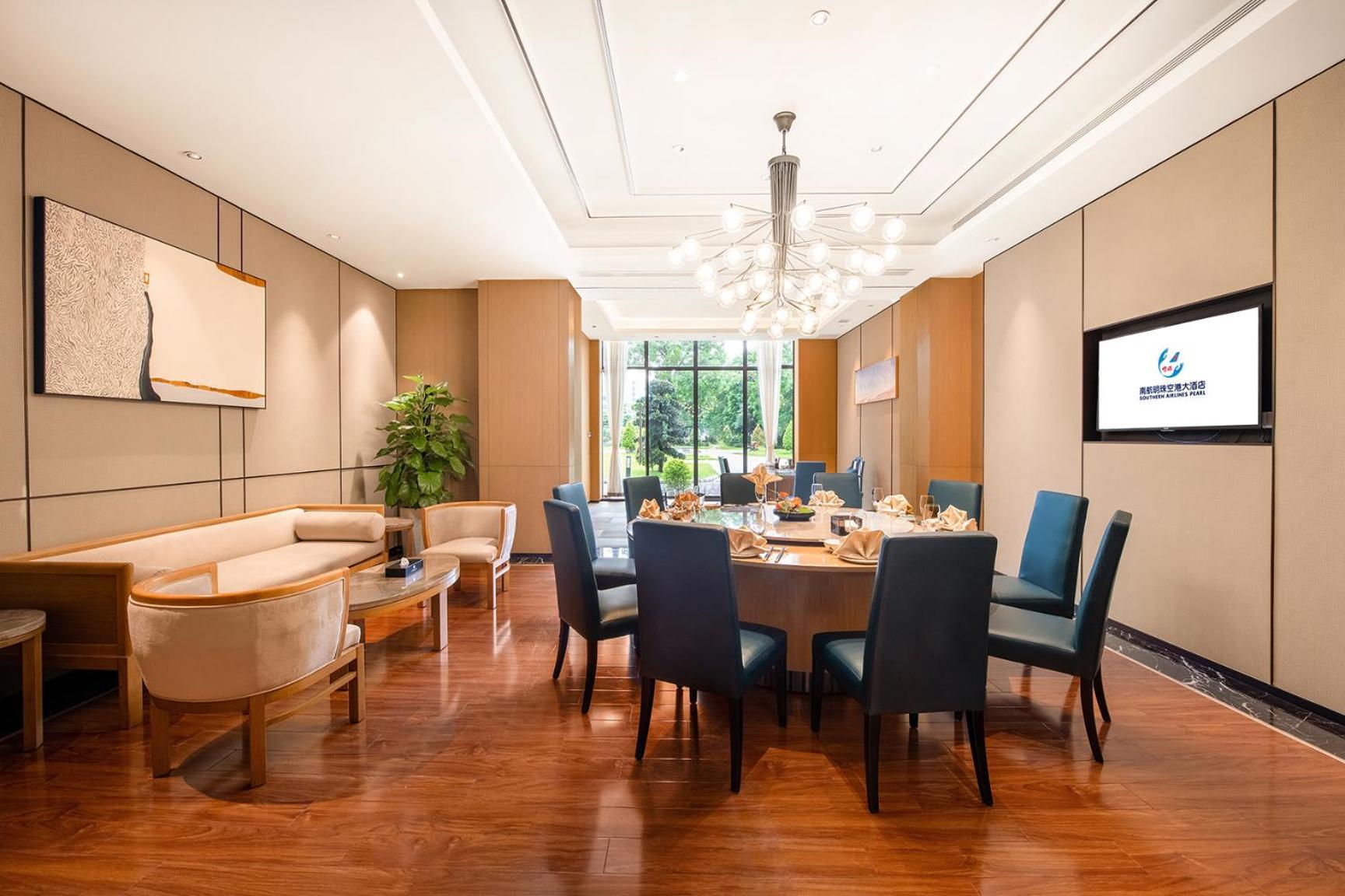 Southern Airlines Pearl Airport Hotel-canton Fair Free Shuttle Bus 5*