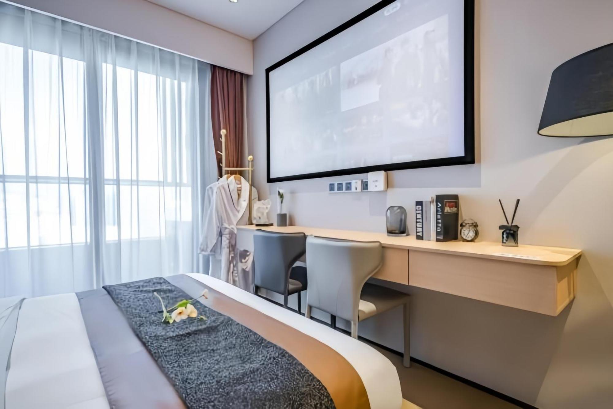 Raffles Executive - Huijin International Finance Center, Keyun Road Metro Station Branch-canton Fair Free Shuttle 3*