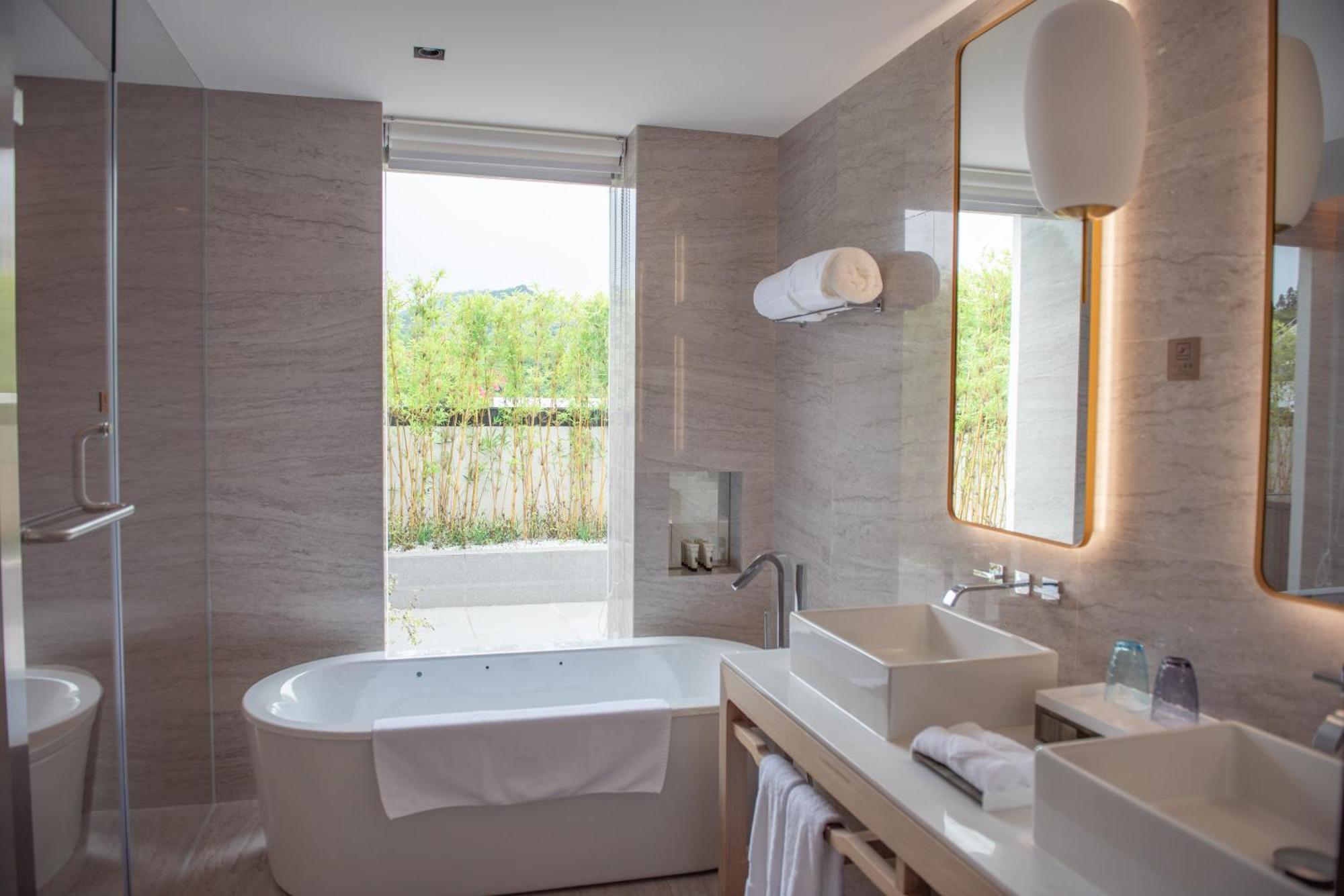 Hotel Kirine 4*