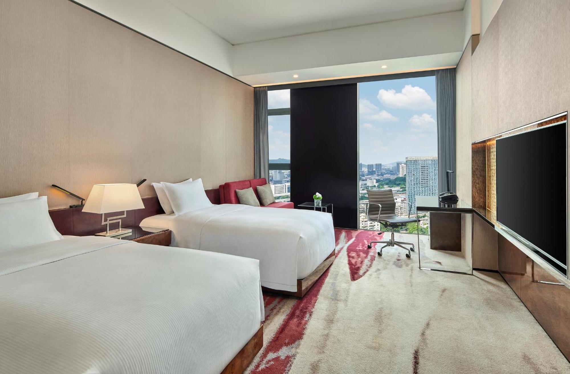 Hilton Tianhe: Fair Shuttle & Registration