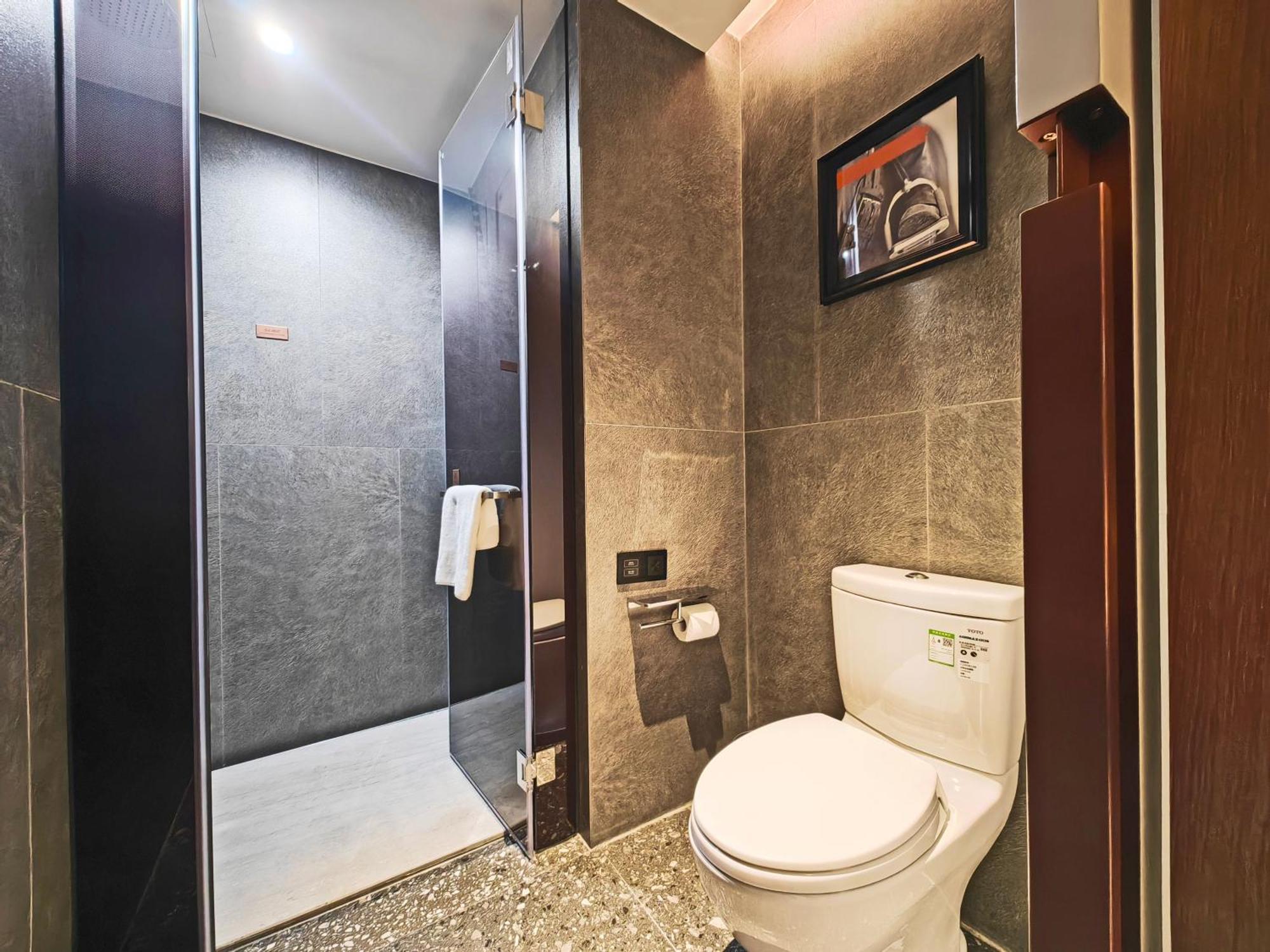 Arthur Luogang Xiangang Metro Guangzhou-free Shuttle Bus For Fair&free Breakfast And Afternoon Tea 4*
