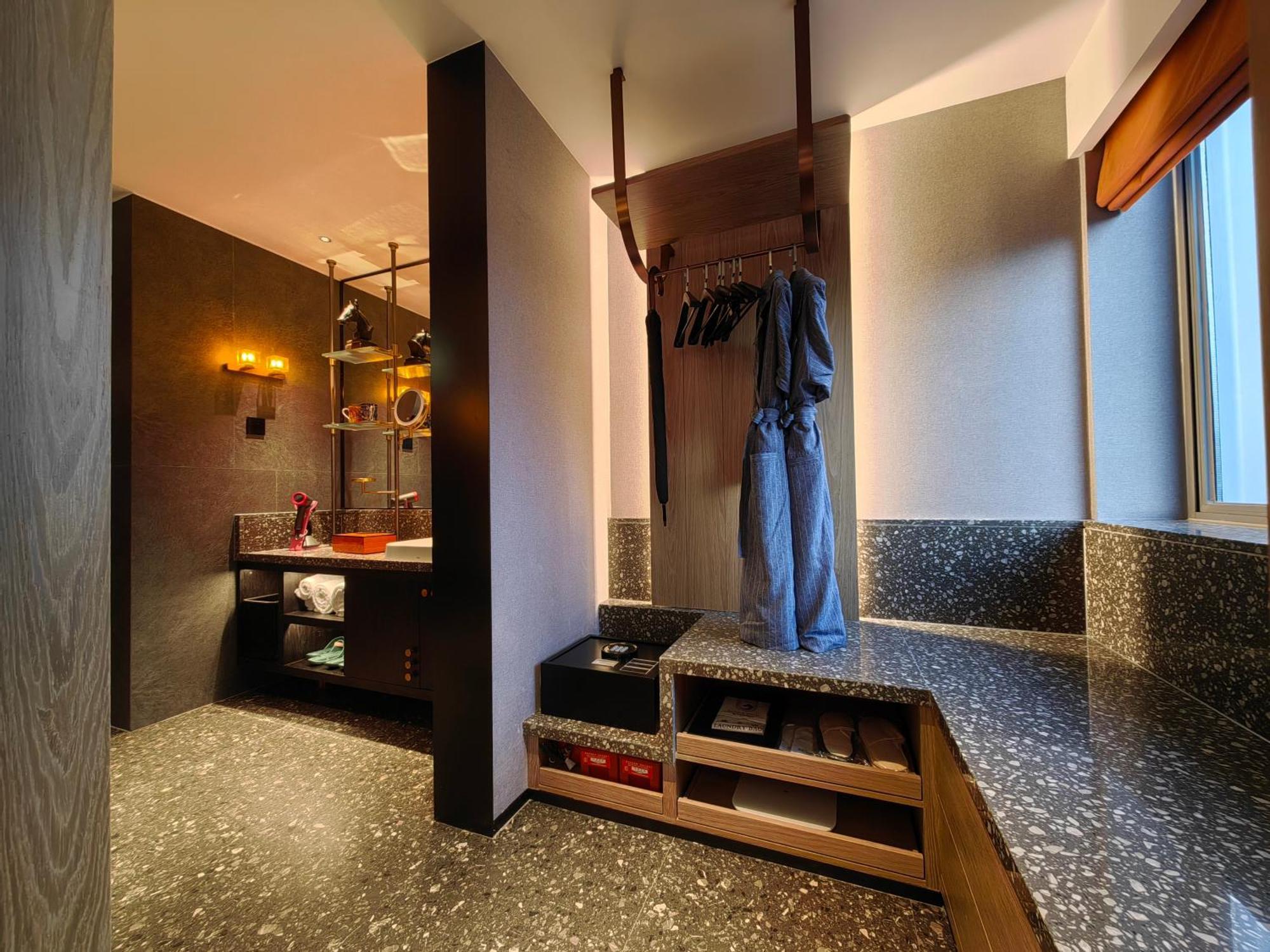 Hotel Arthur Luogang Xiangang Metro Guangzhou-free Shuttle Bus For Fair&free Breakfast And Afternoon Tea