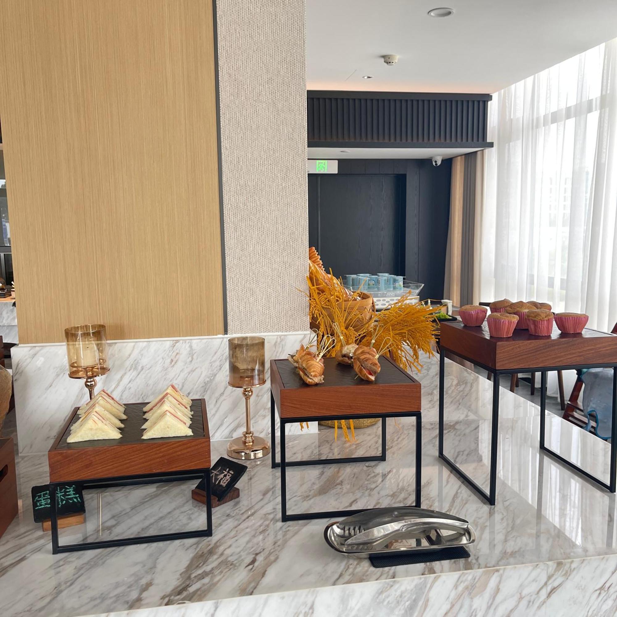 Hotel Ginco Baiyun Airport 4*