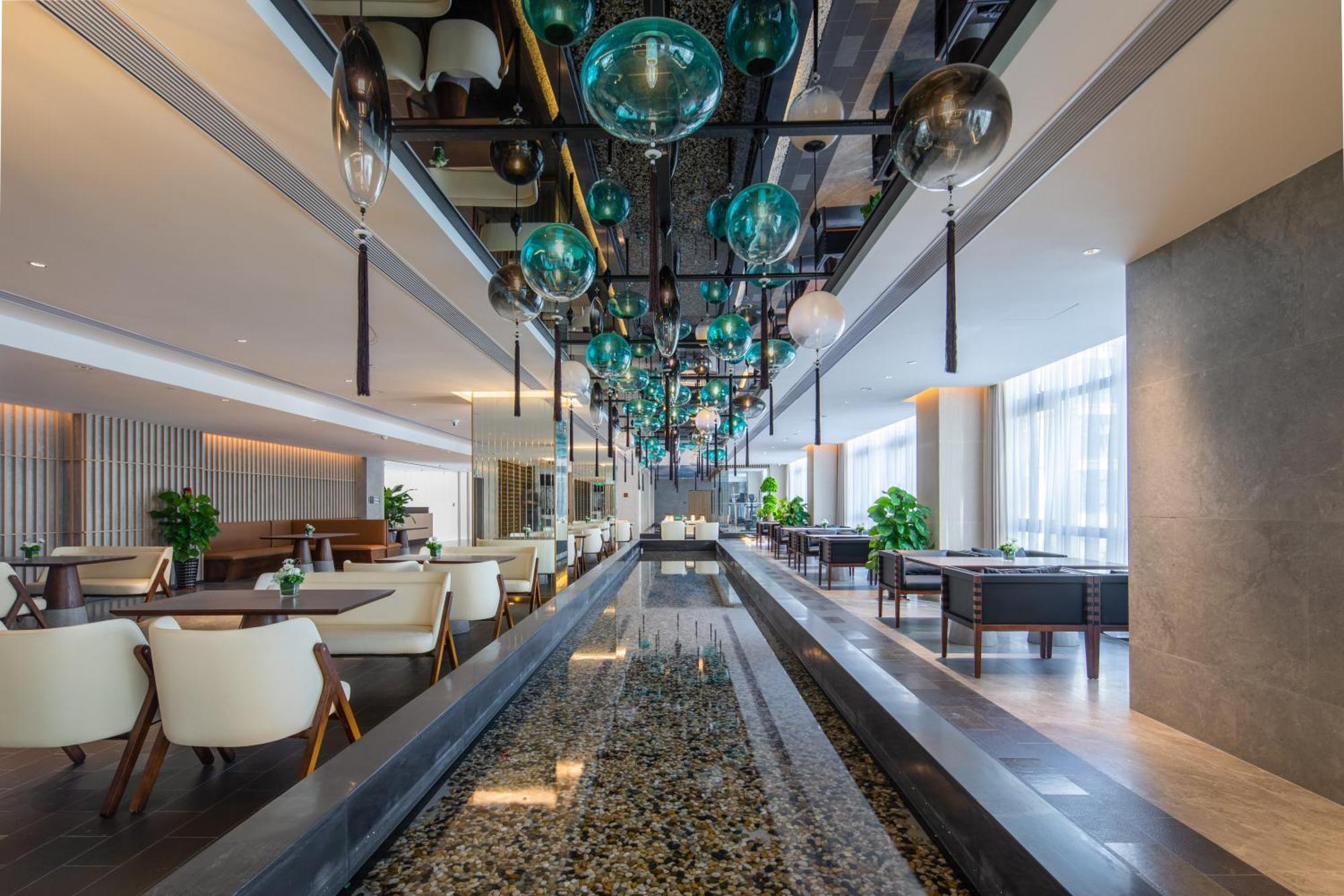 Ginco Baiyun Airport Hotel