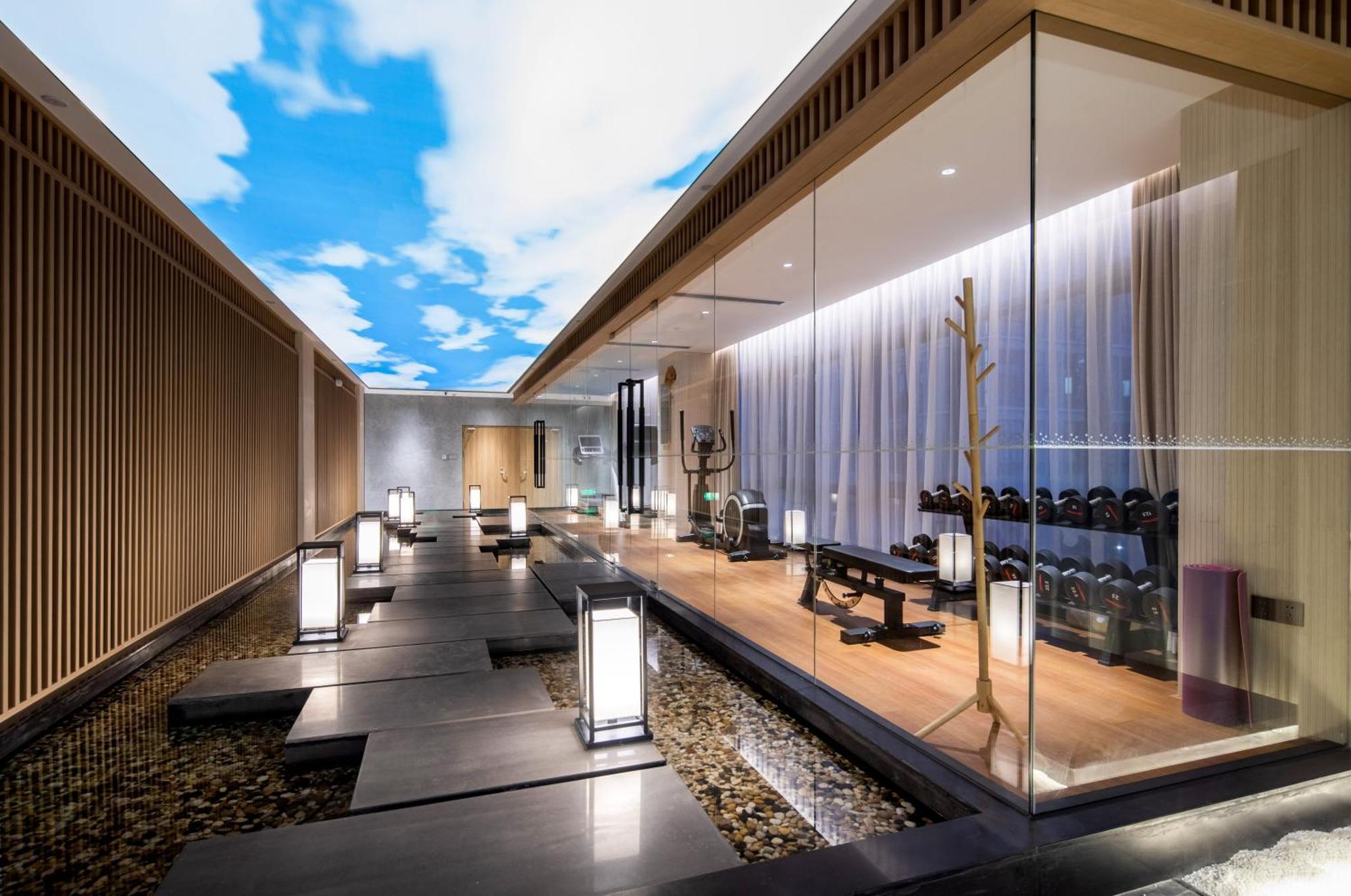 Hotel Ginco Baiyun Airport 4*