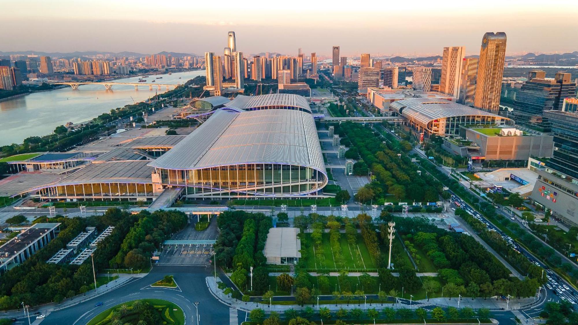 Hotel Yu Manju High-floor Huge-screen Audiovisual Hotel-guangzhou Tower Zhujiang New Town Sports West Road Branch