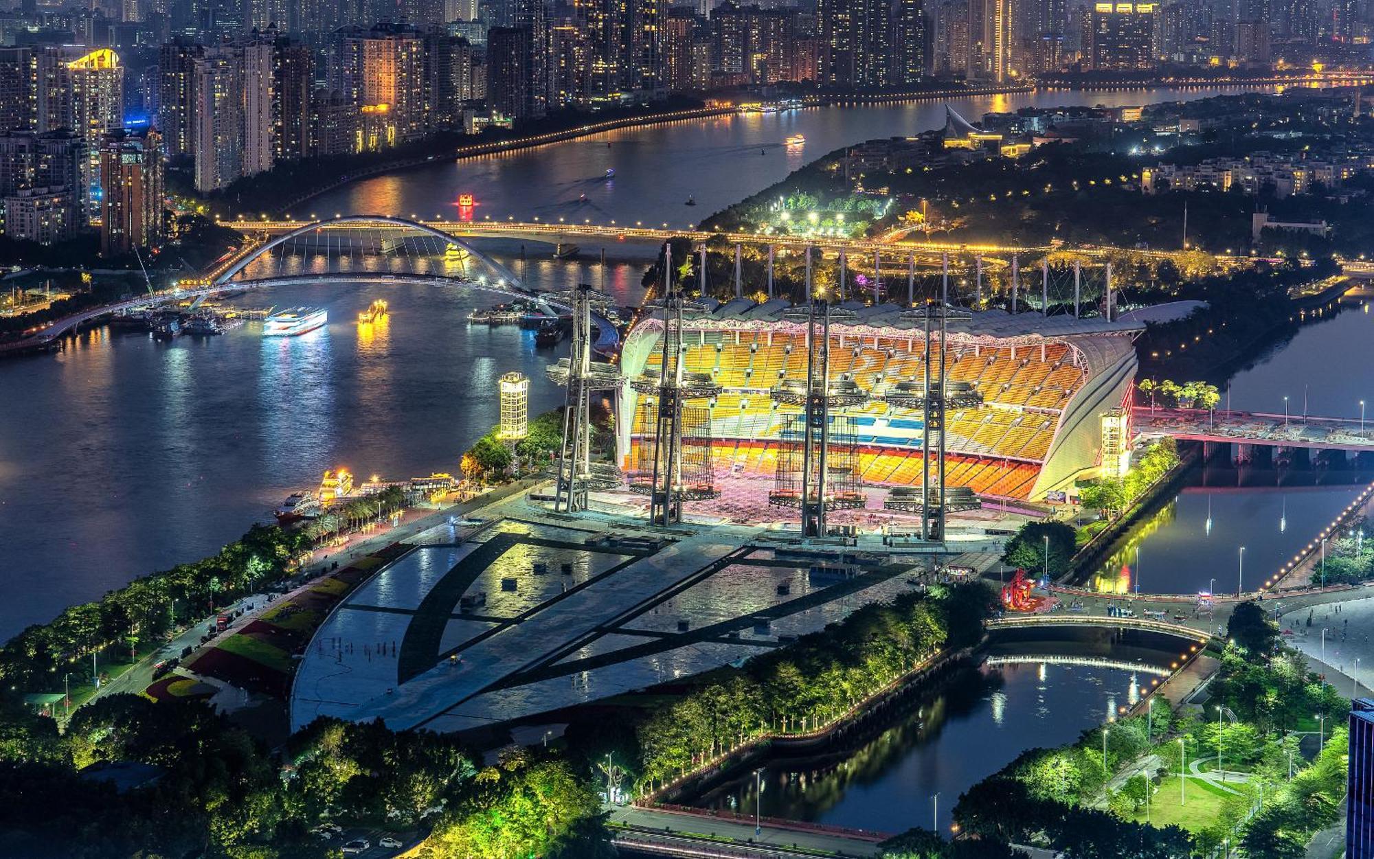 Yu Manju High-floor Huge-screen Audiovisual Hotel-guangzhou Tower Zhujiang New Town Sports West Road Branch 4*