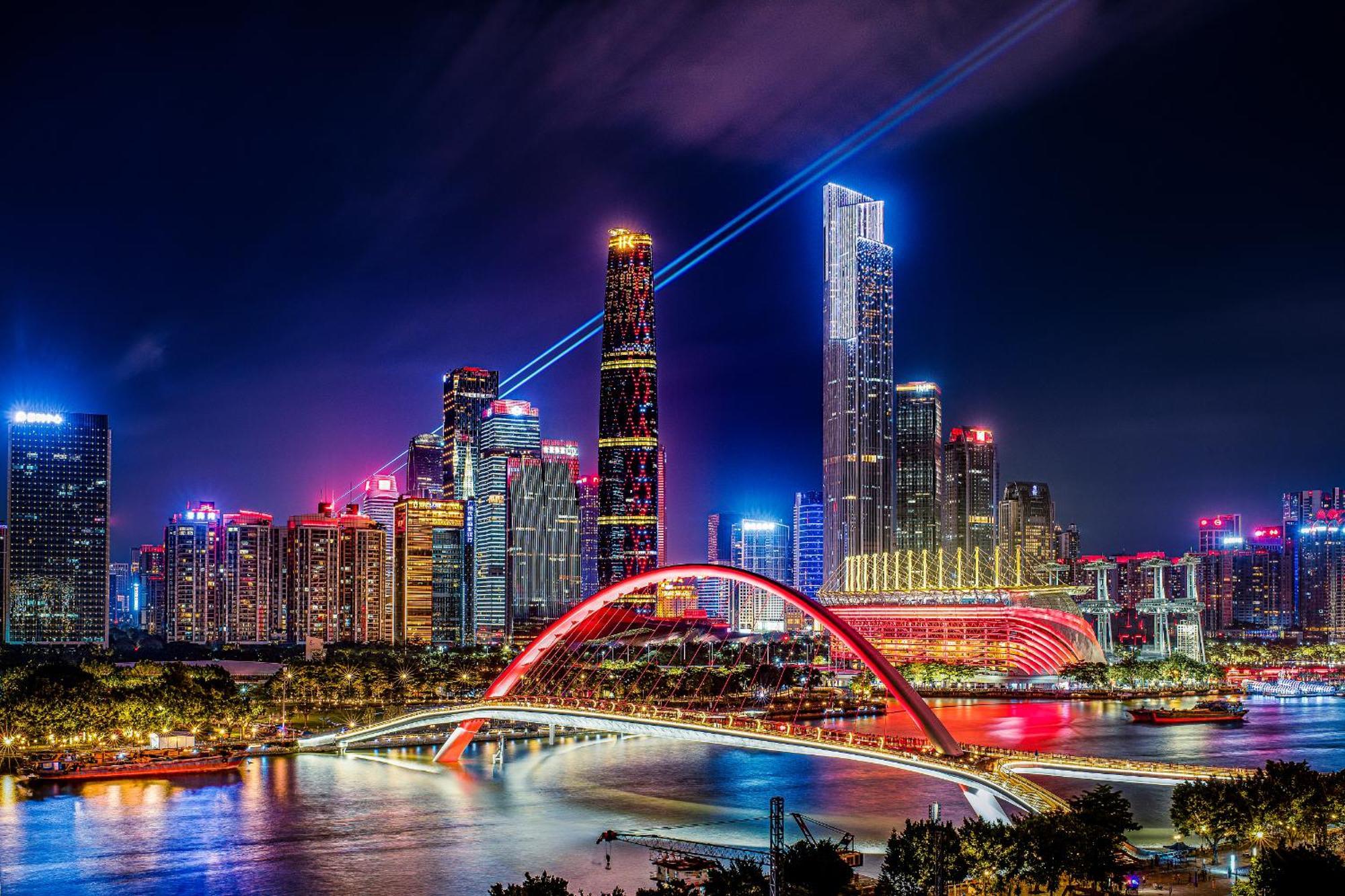 Hotel Yu Manju High-floor Huge-screen Audiovisual Hotel-guangzhou Tower Zhujiang New Town Sports West Road Branch