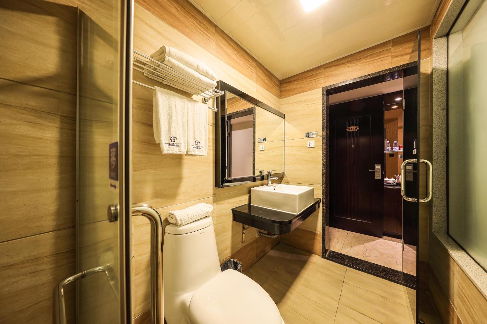 Bosheng International Baiyun International Airport Huadu Plaza Branch - Free Deliver Service To Baiyun International Airport & Free Deliver Service To Fair Complex During Fair Period 3*