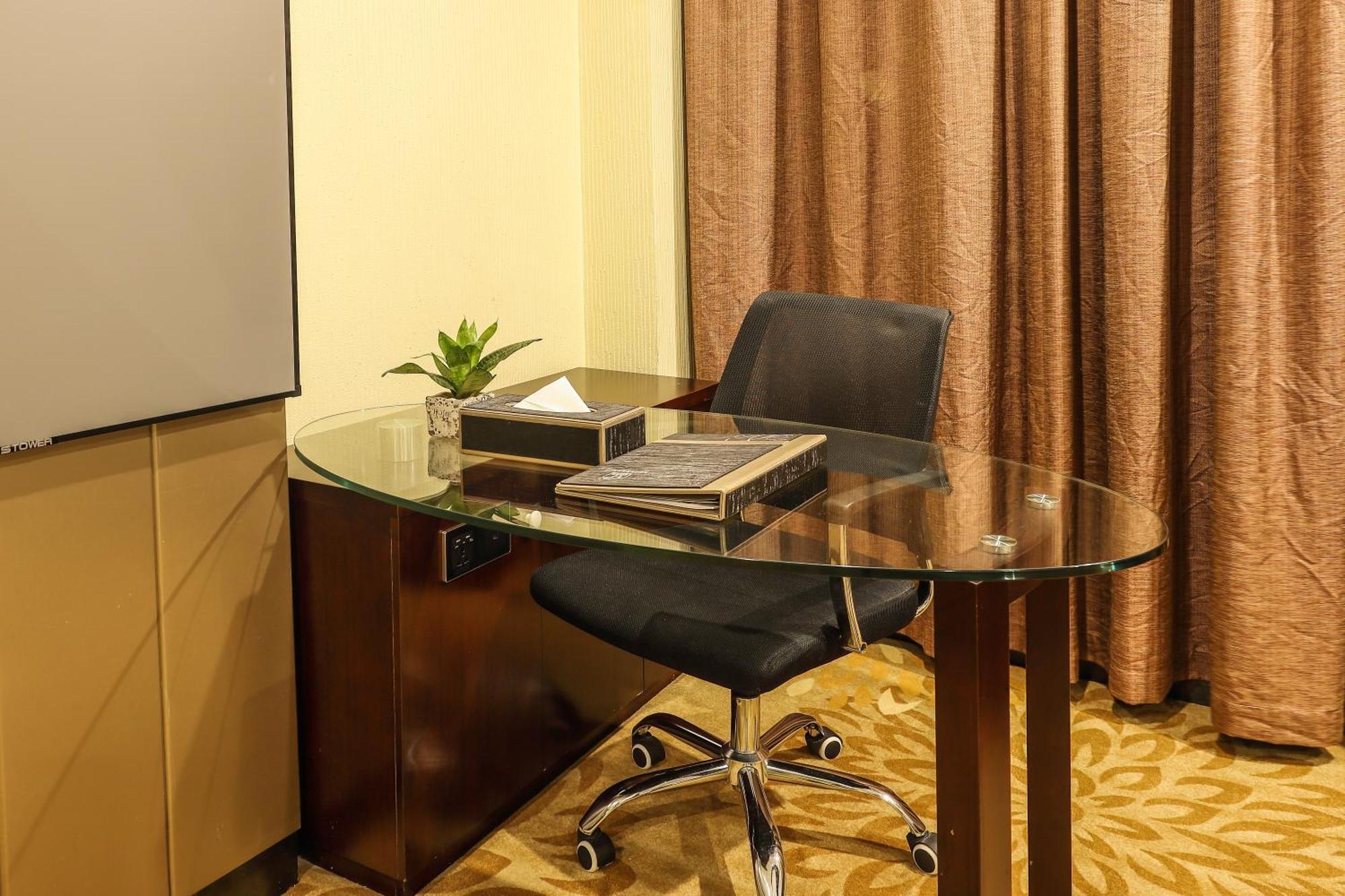 Bosheng International Baiyun International Airport Huadu Plaza Branch - Free Deliver Service To Baiyun International Airport & Free Deliver Service To Fair Complex During Fair Period Canton
